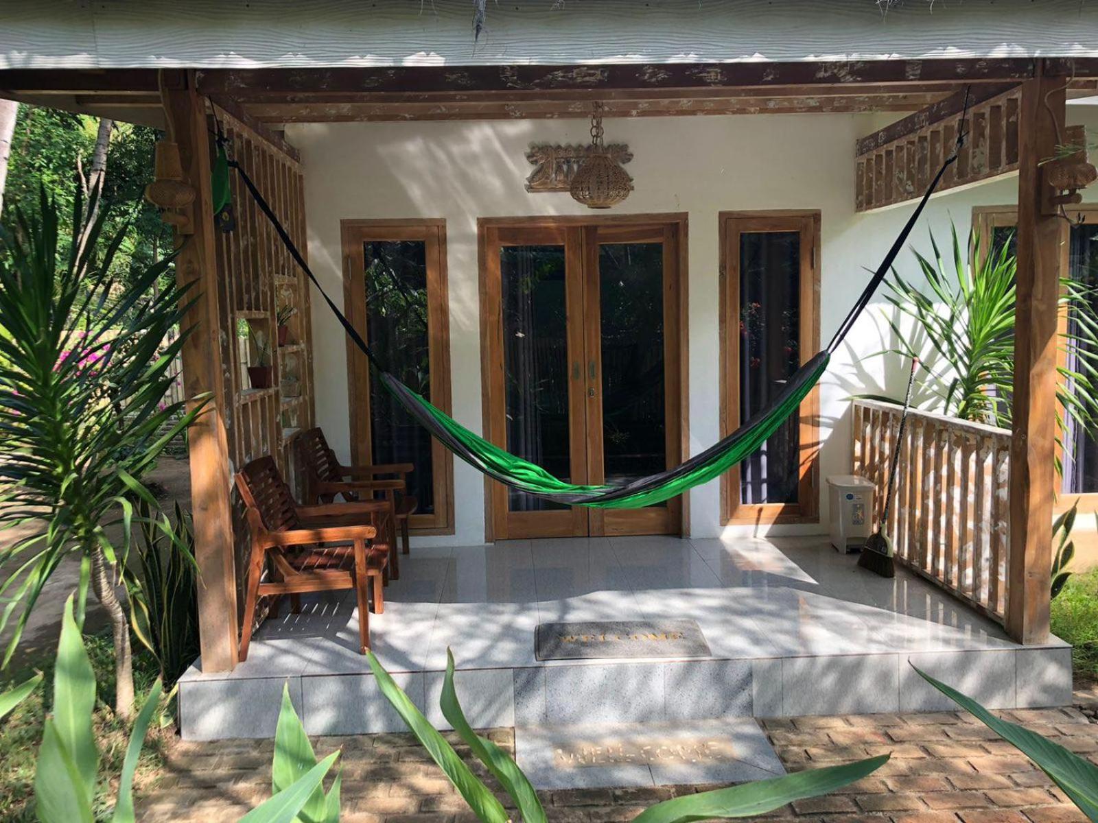 Deluxe Bungalow with Garden View photo 2