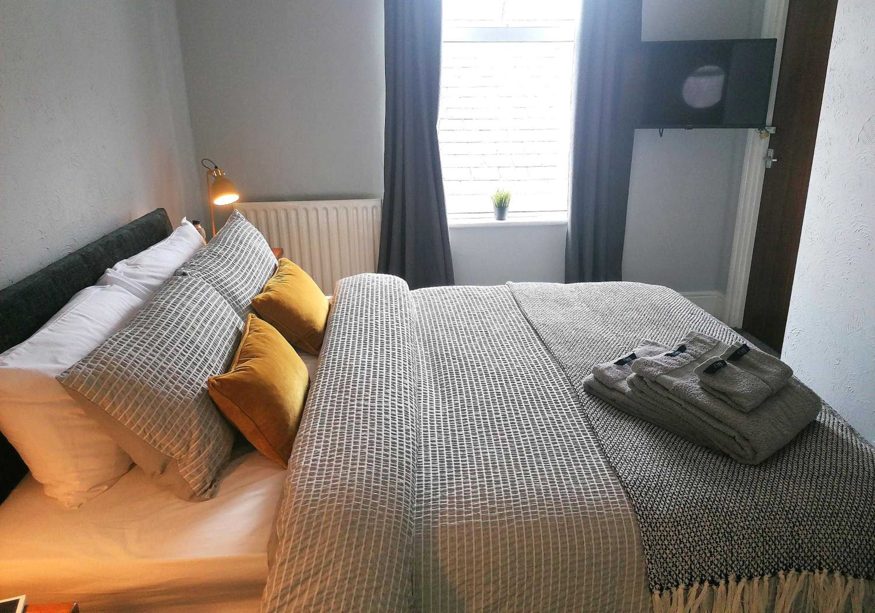 Double Room with Shared Bathroom photo 2