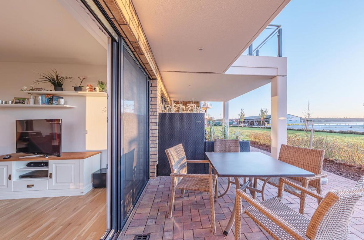 Apartment 05 with Lake View
