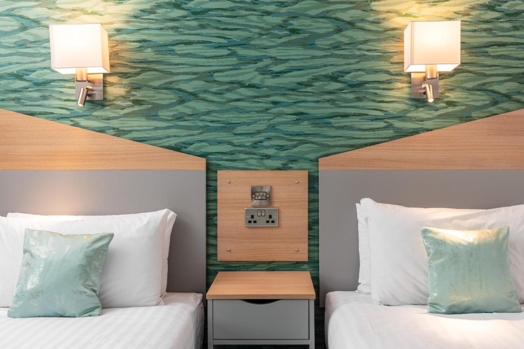 Twin Room - Photo 11