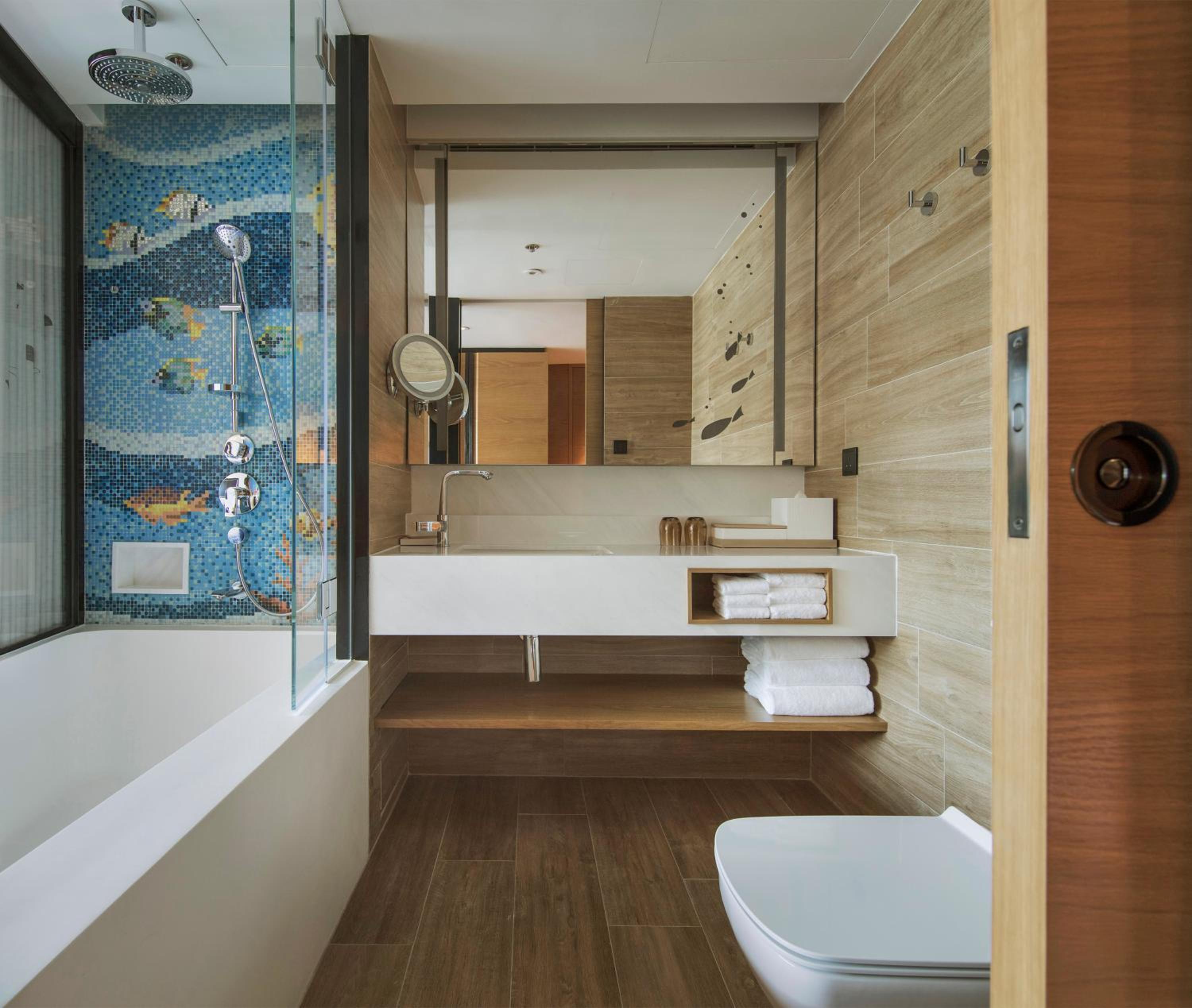 Whiskers Submarine Themed Room with 2 Double Beds Whiskers Submarine Themed Room with 2 Double Beds