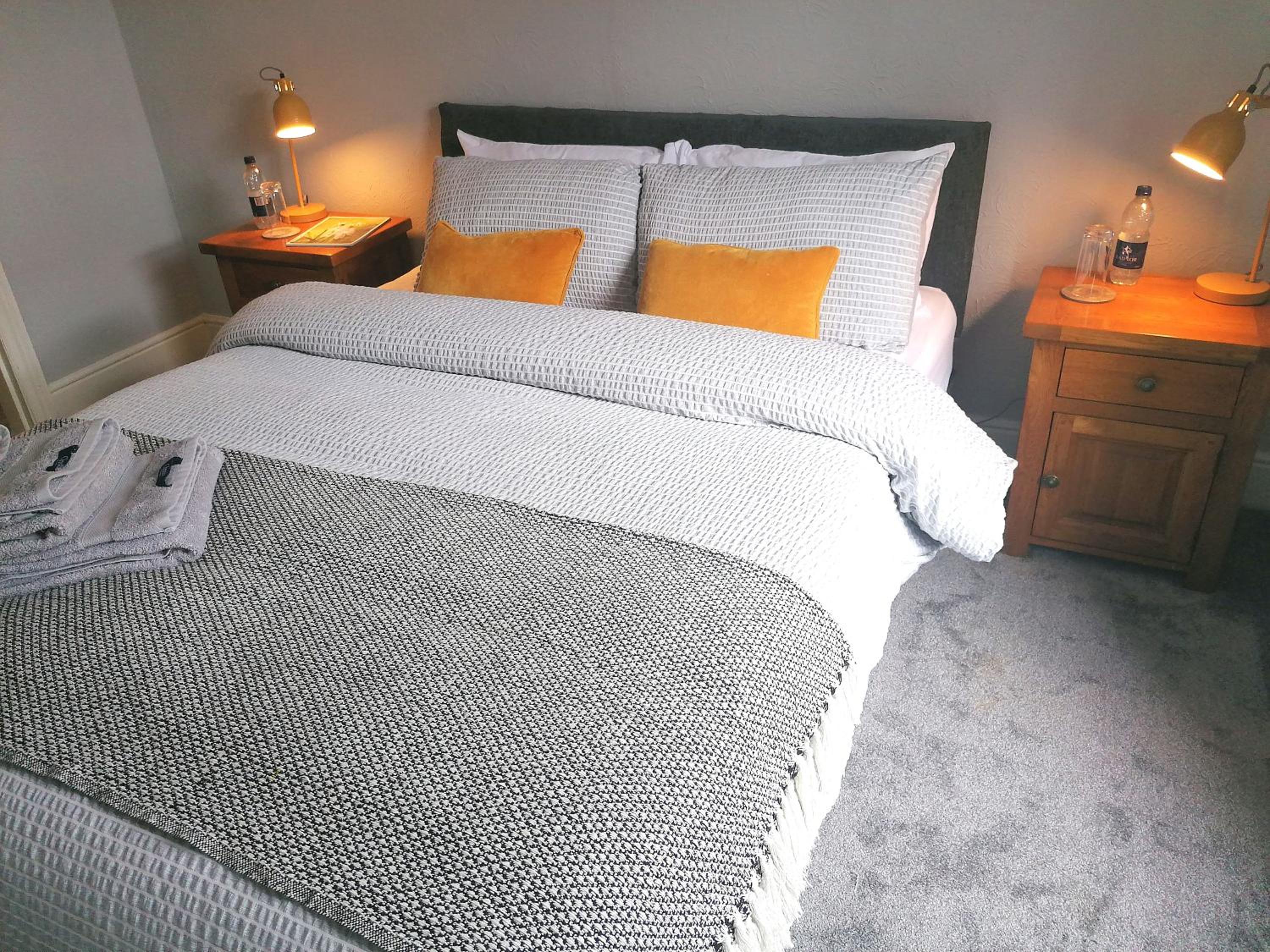 Double Room with Shared Bathroom