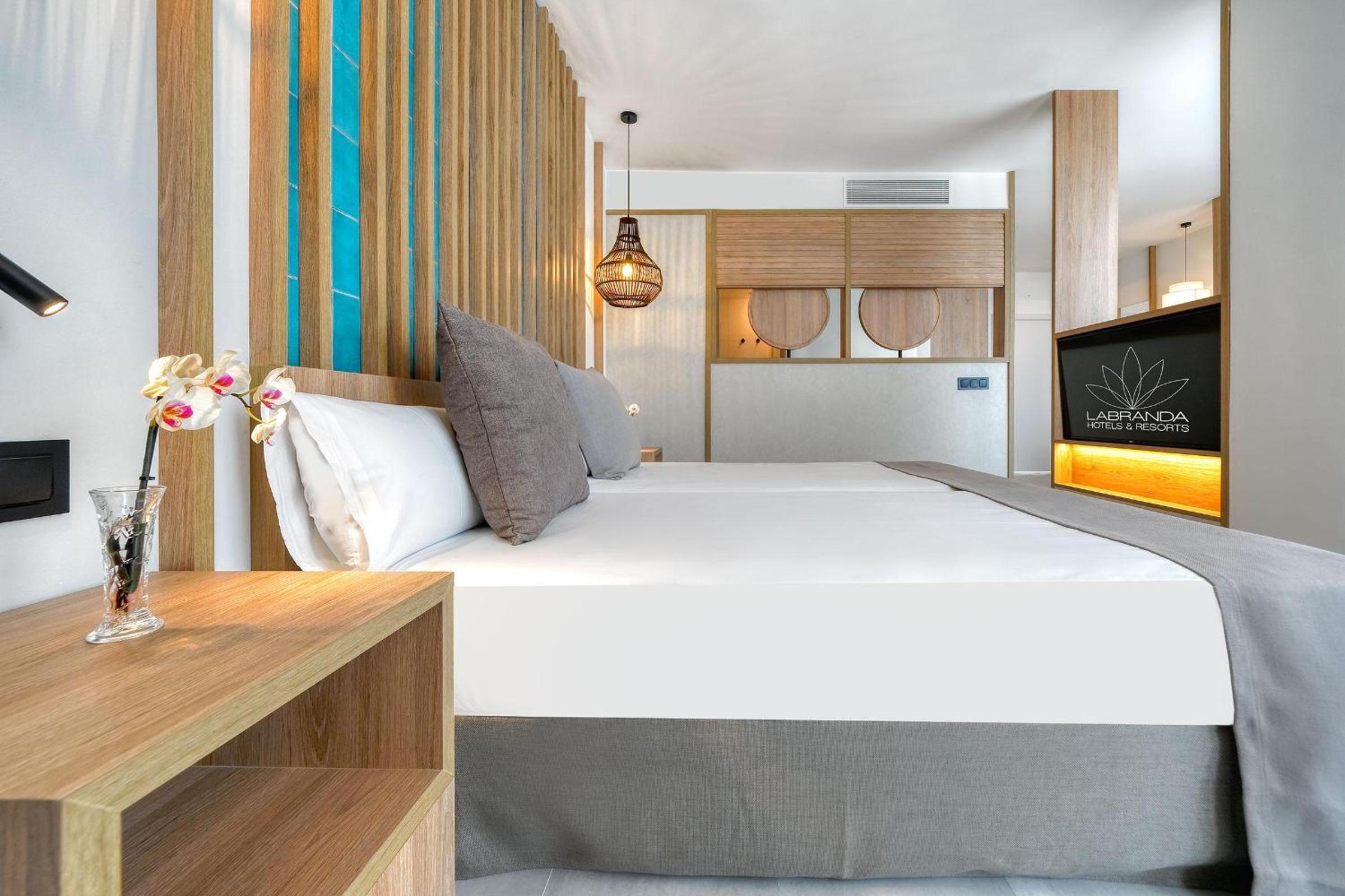 Junior Suite Deluxe Sea View Only Adults