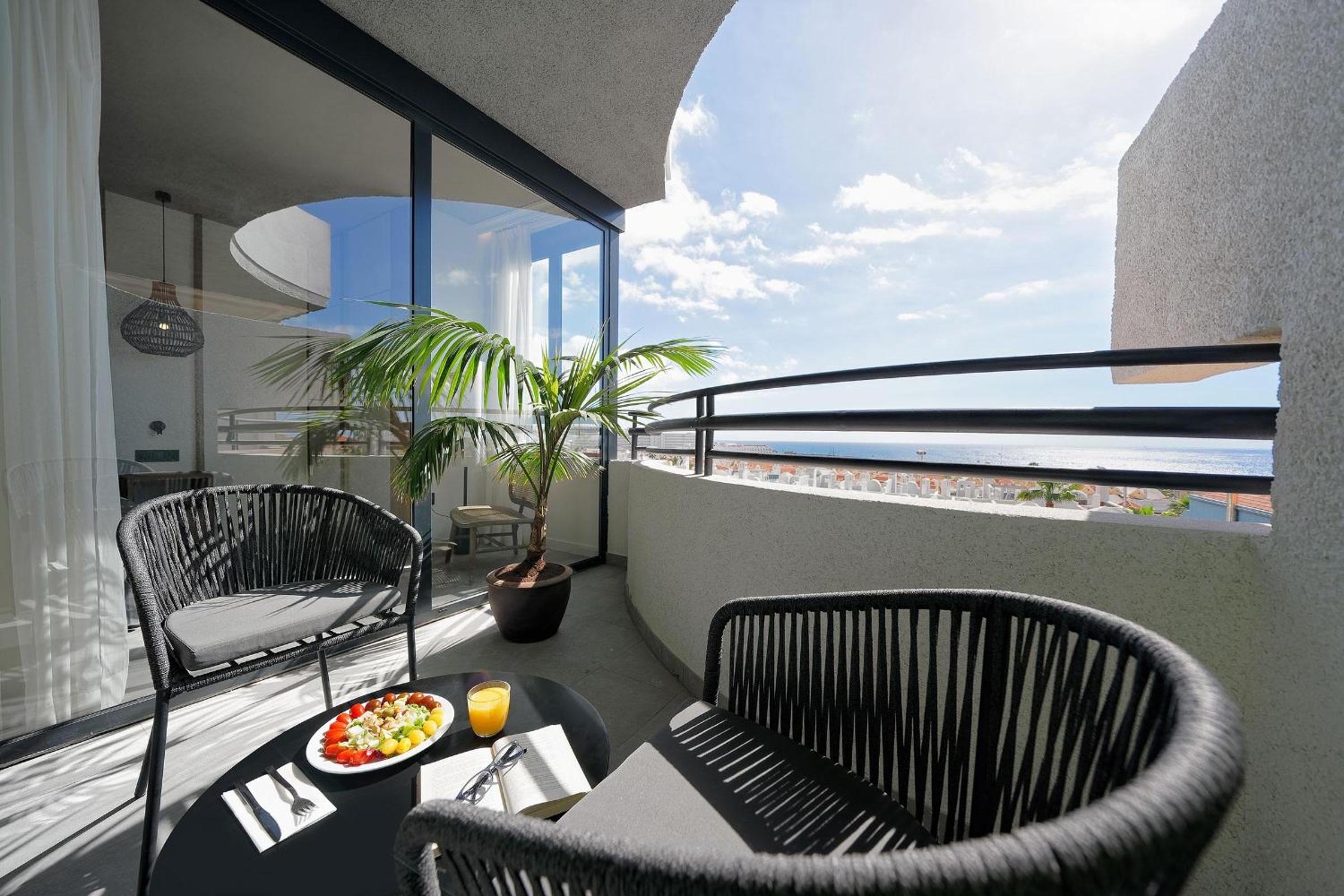 Excellence Suite with Sea View thumbnail 6