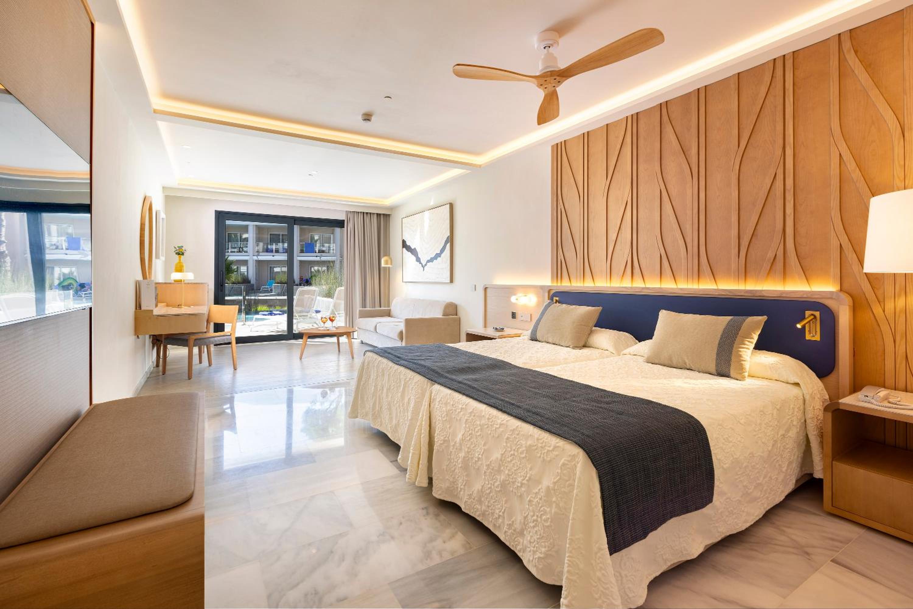Suite Junior con Piscina Privada Suite Junior con Piscina Privada