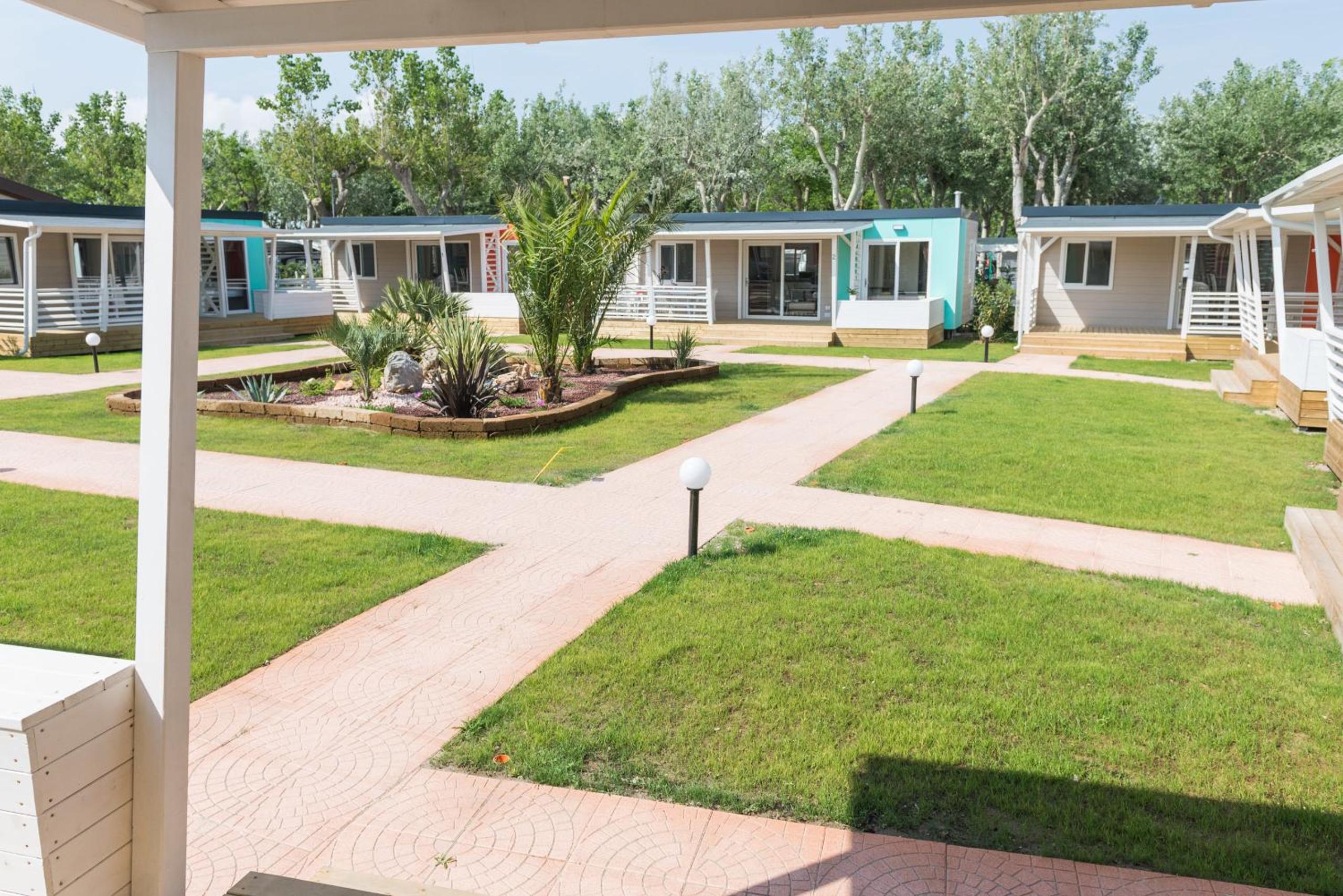 Mobile Home Luxury - Photo 9