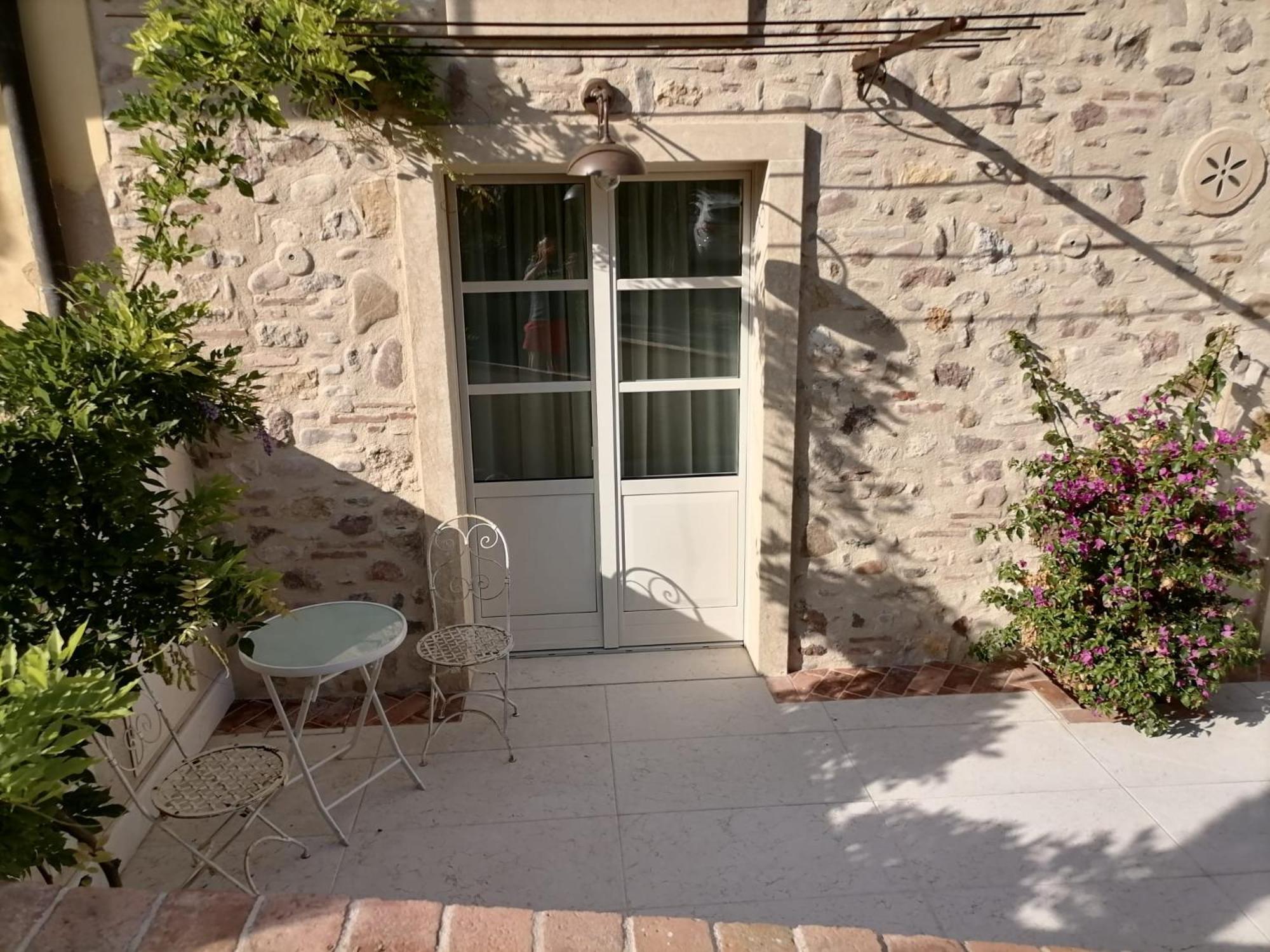 Double Room with Patio photo 2