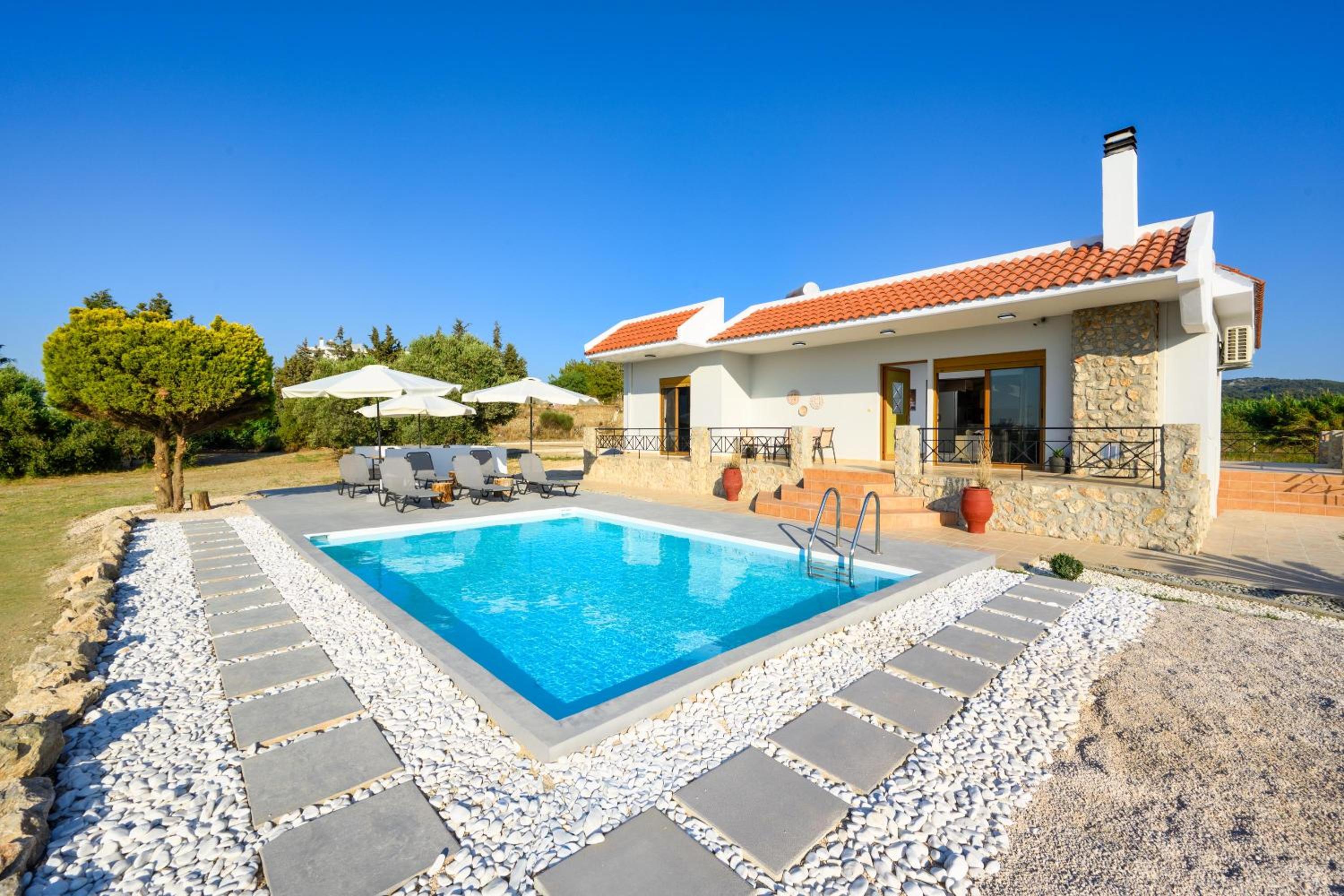 Three-Bedroom Villa photo 3