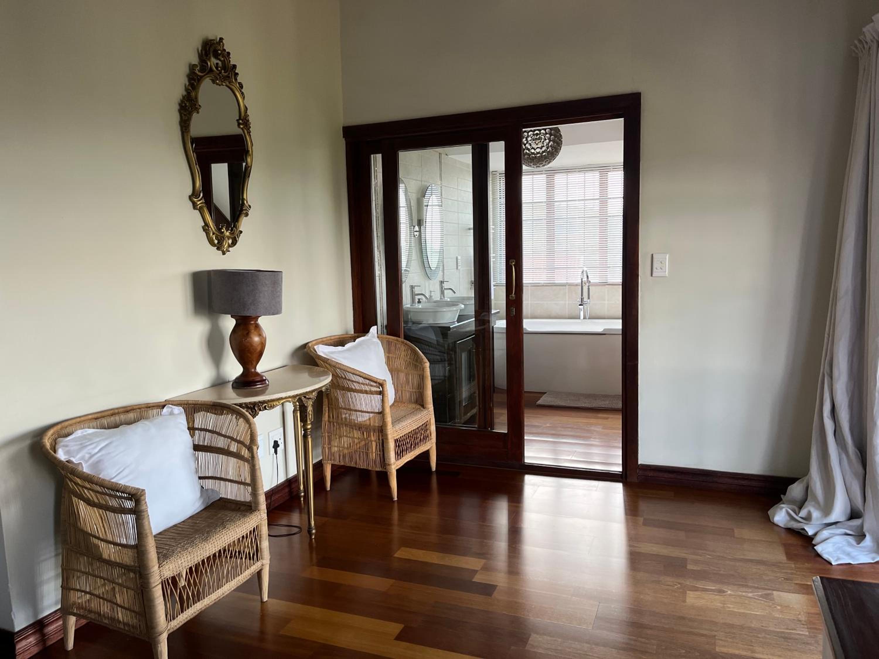 Deluxe Double or Twin Room with Balcony - Photo 4
