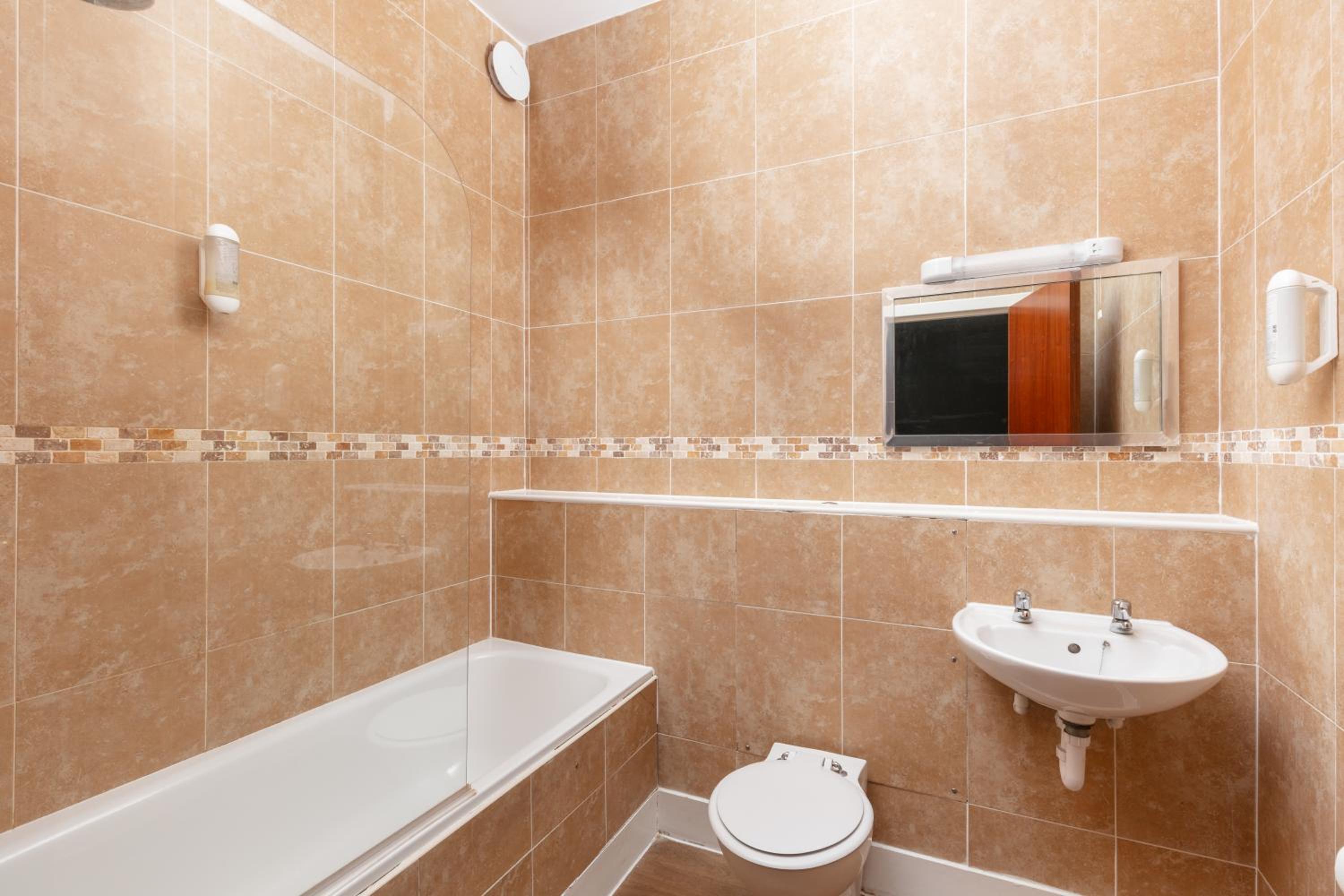 Double Room - Photo 2