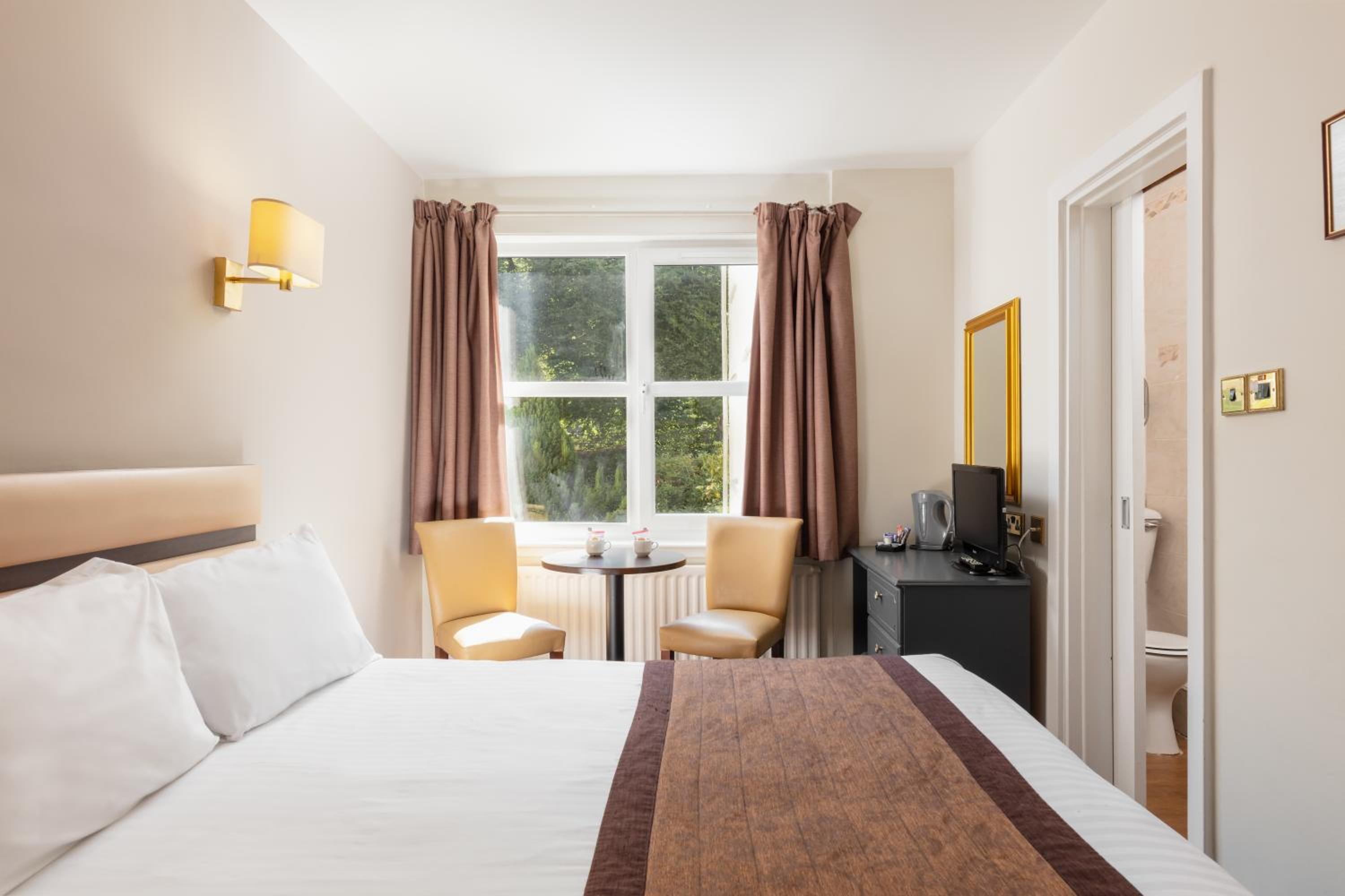 Double Room - Photo 9