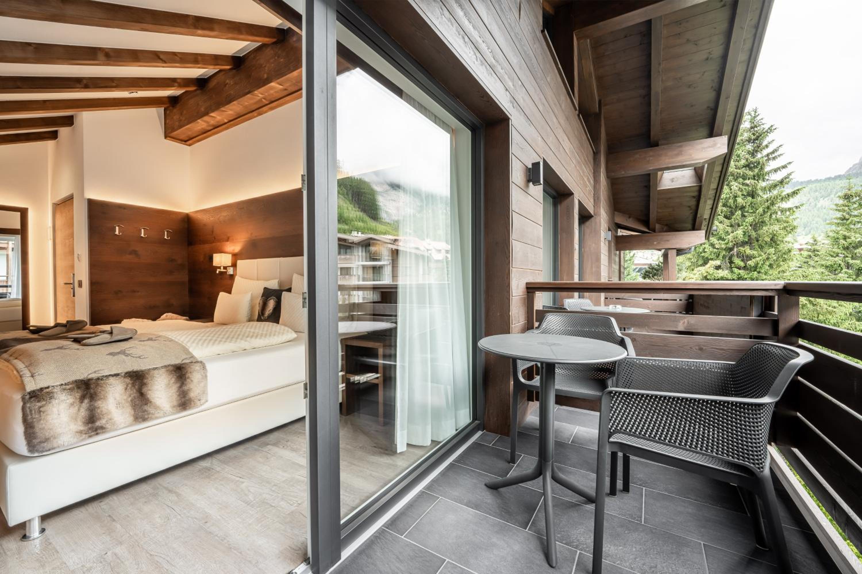 King Room with Balcony photo 2