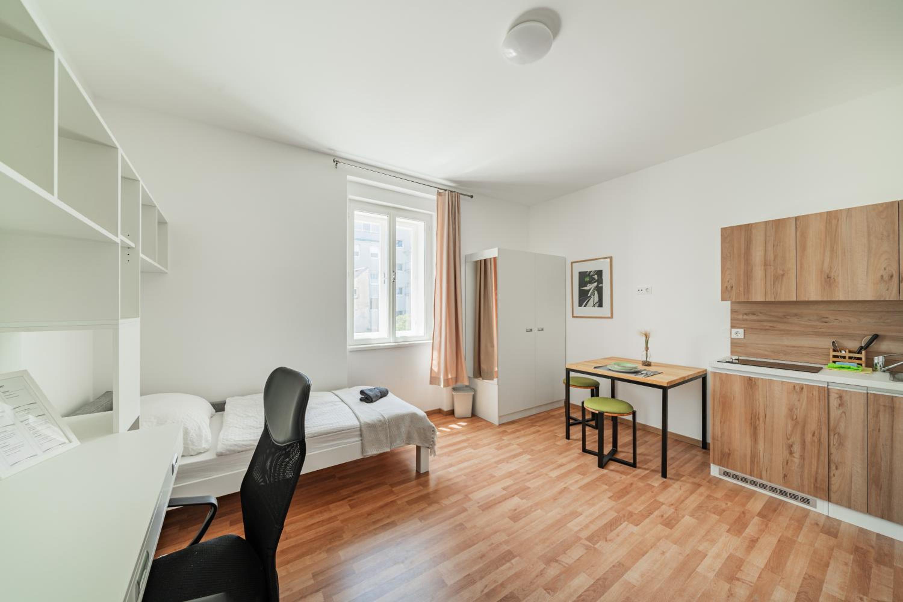 One-Bedroom Apartment photo 1