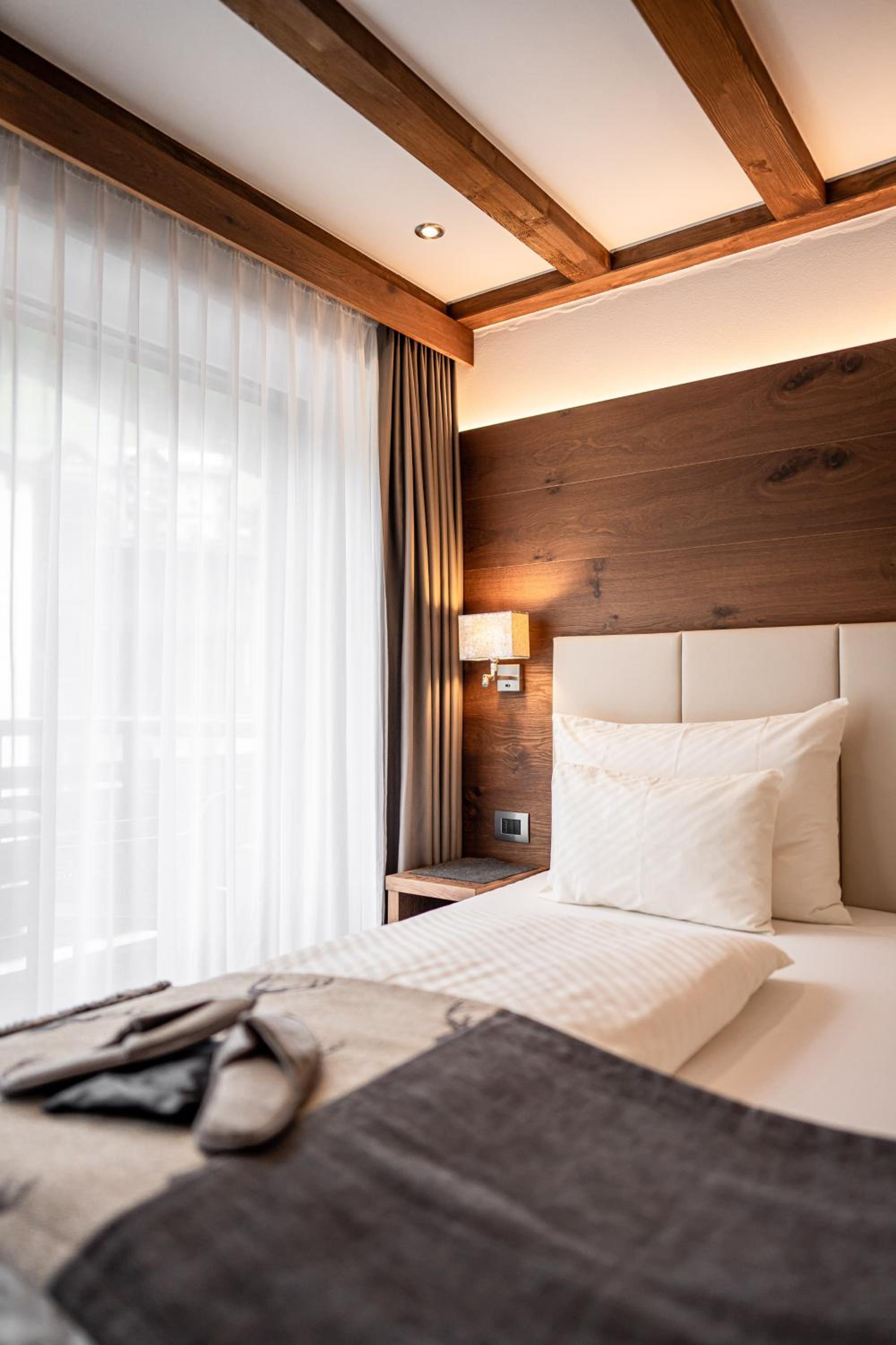King Room with Balcony photo 3