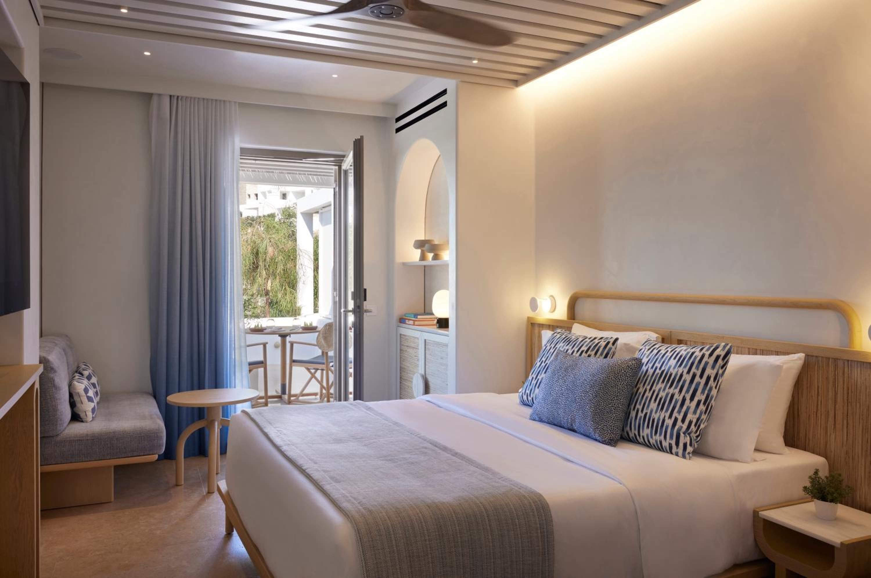 Superior Double Room with One Double Bed and 2 Adults Occupancy (Non Smoking)