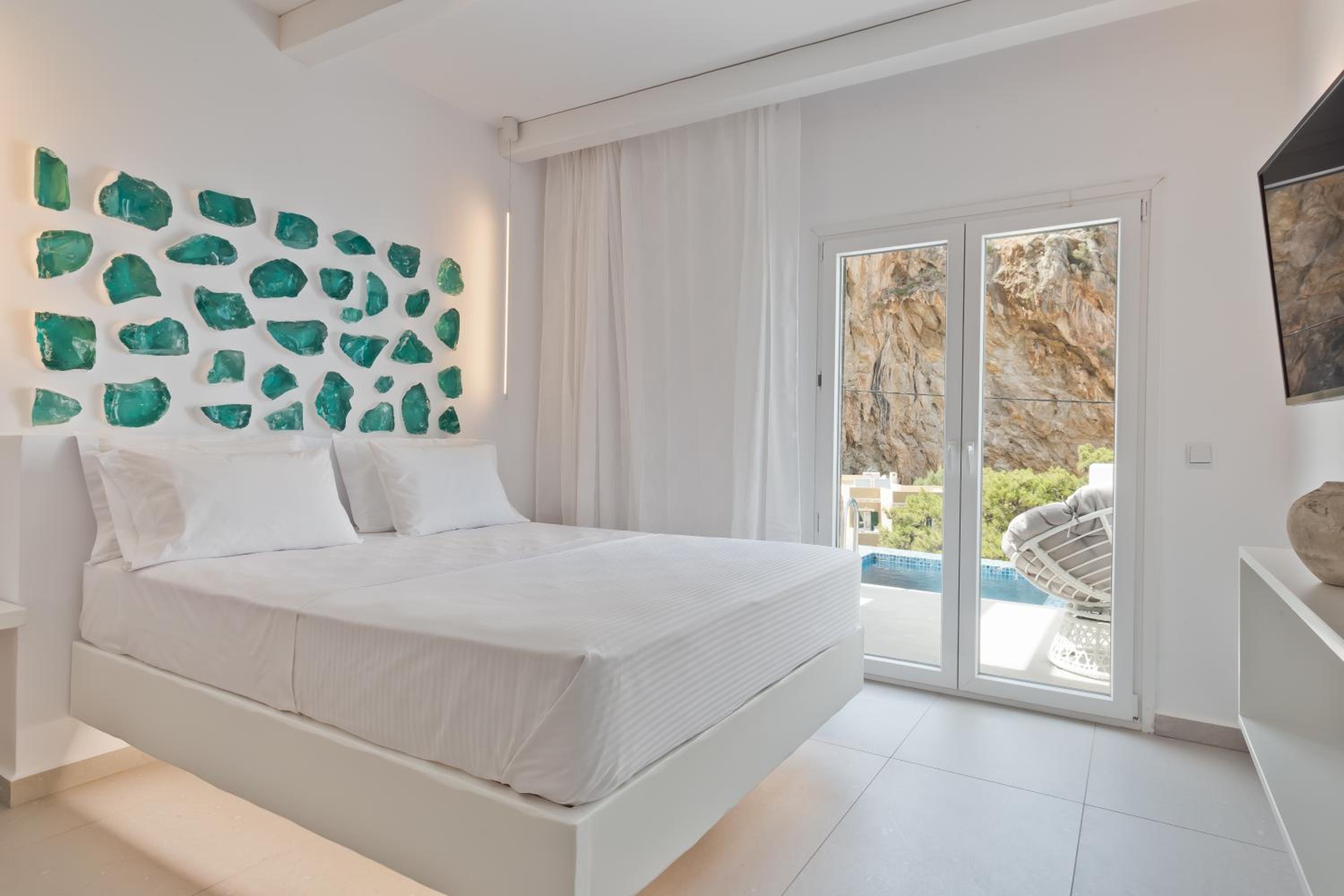 Deluxe Suite with Private Pool and Sea View photo 1