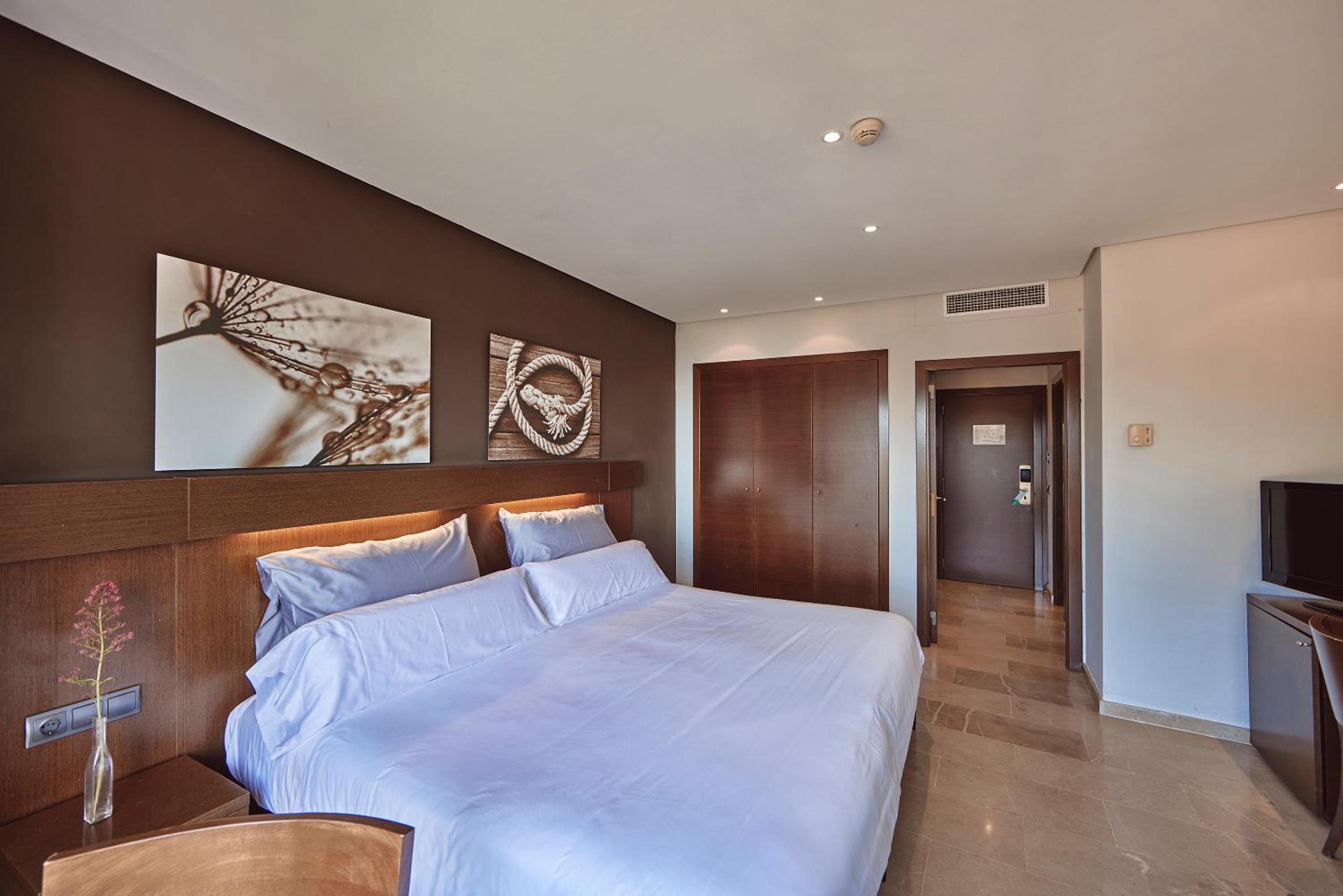 Panoramic Double Room with Sea View - Spa Access Not Included - Photo 4