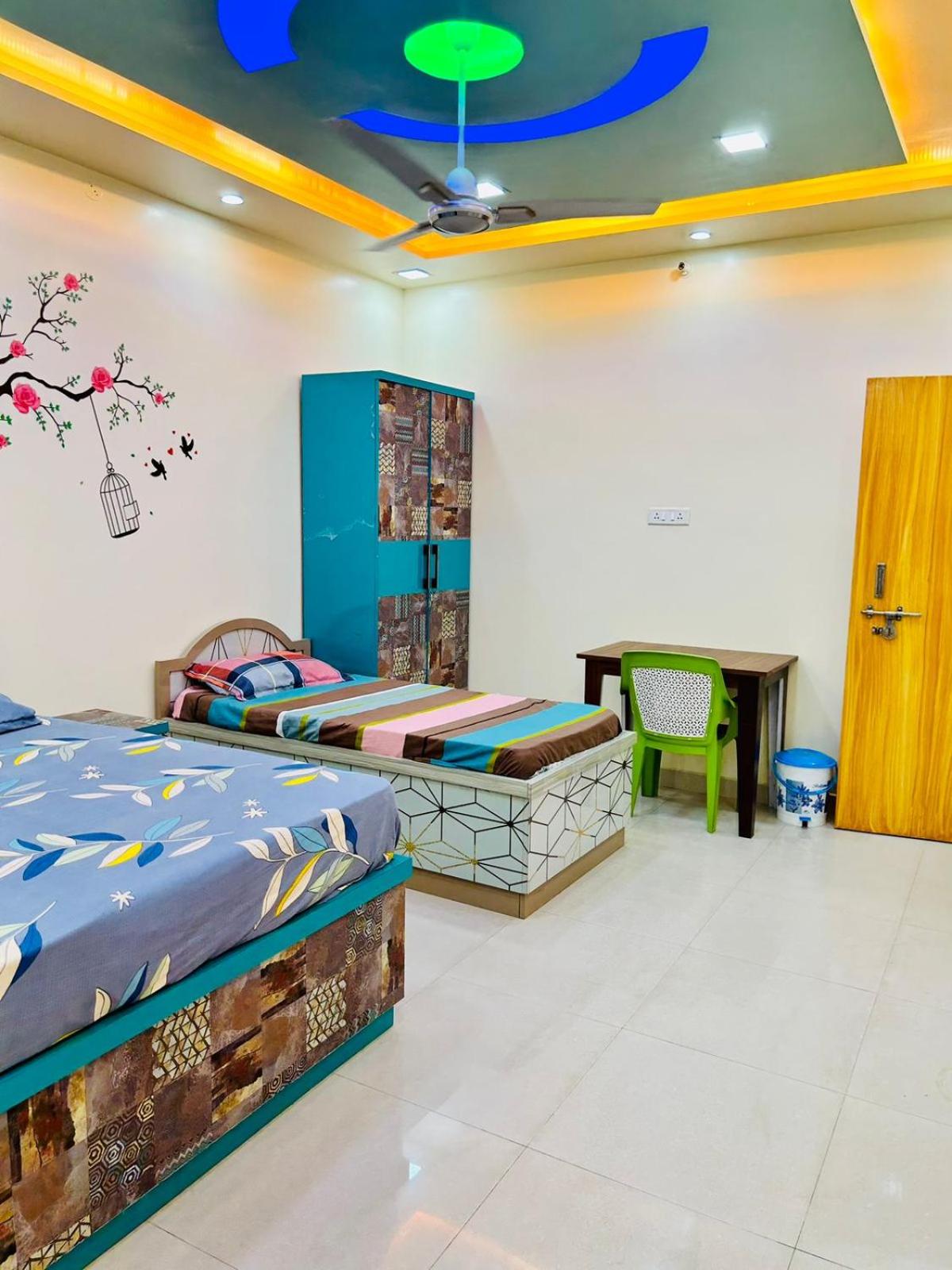 Deluxe Double Room with Extra Bed photo 3