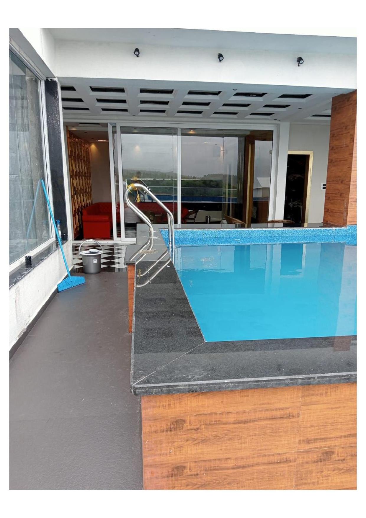 Villa photo 1