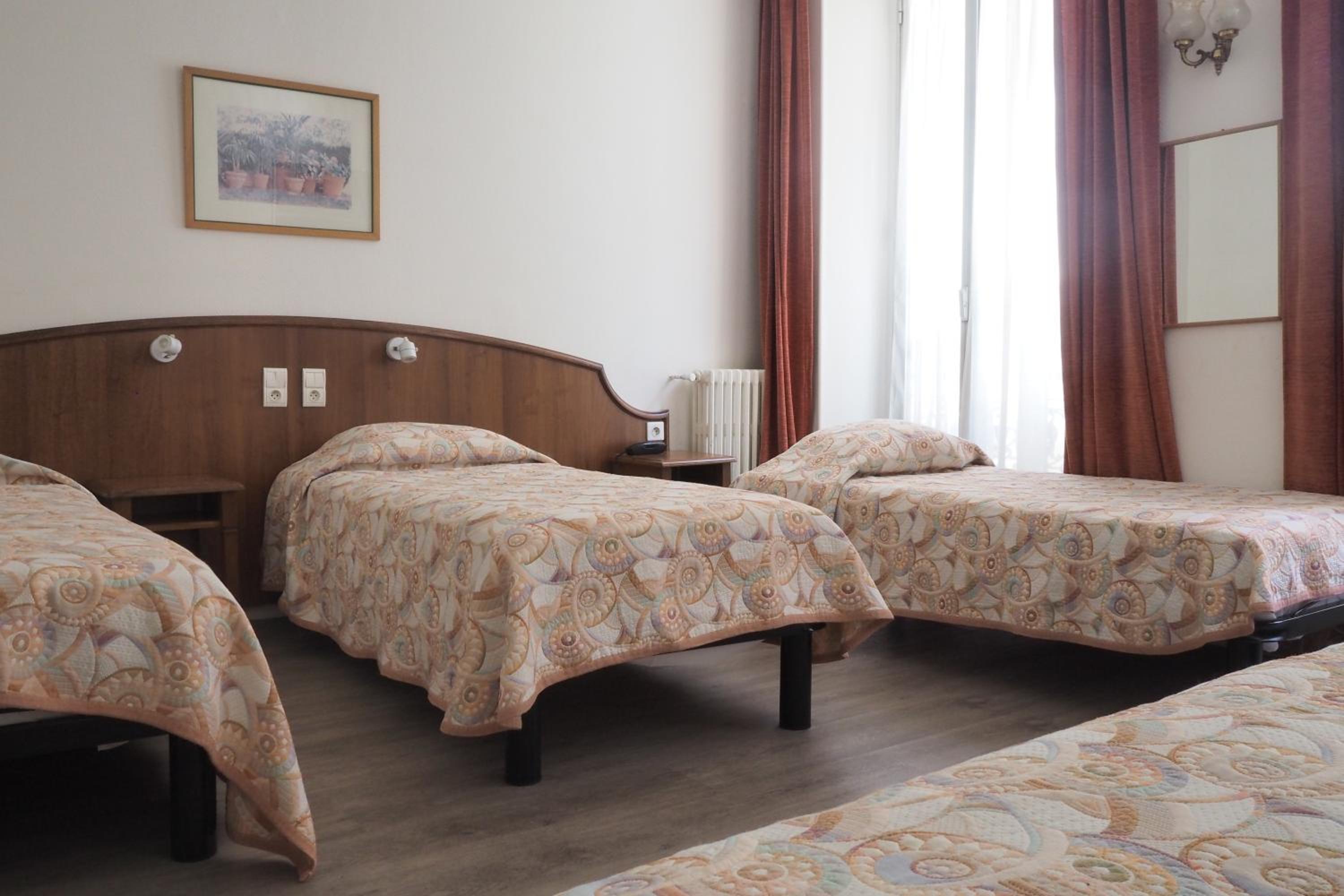 Quadruple Room - Photo 2