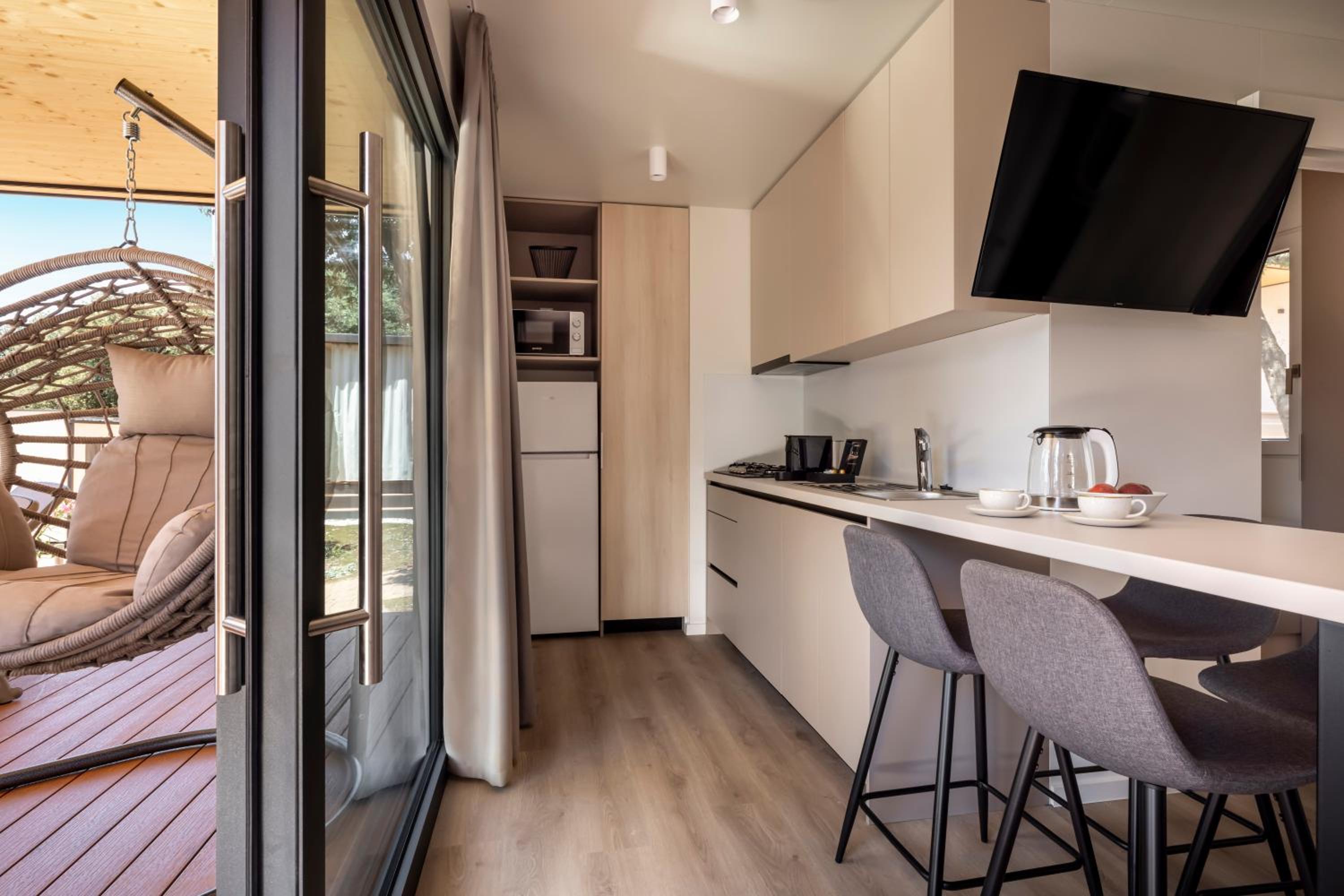 Premium Mobile Home - Photo 5