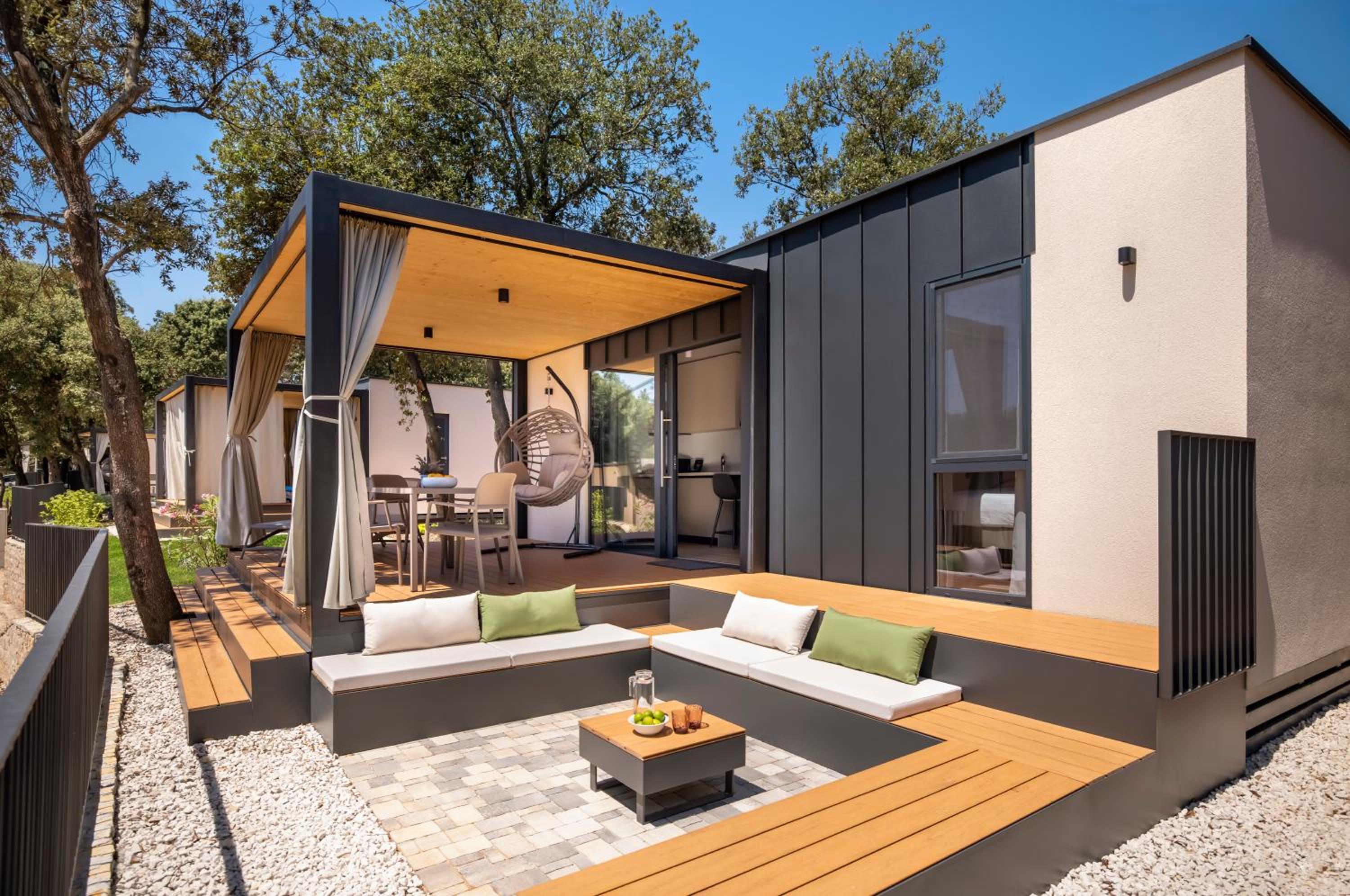 Premium Mobile Home - Photo 2
