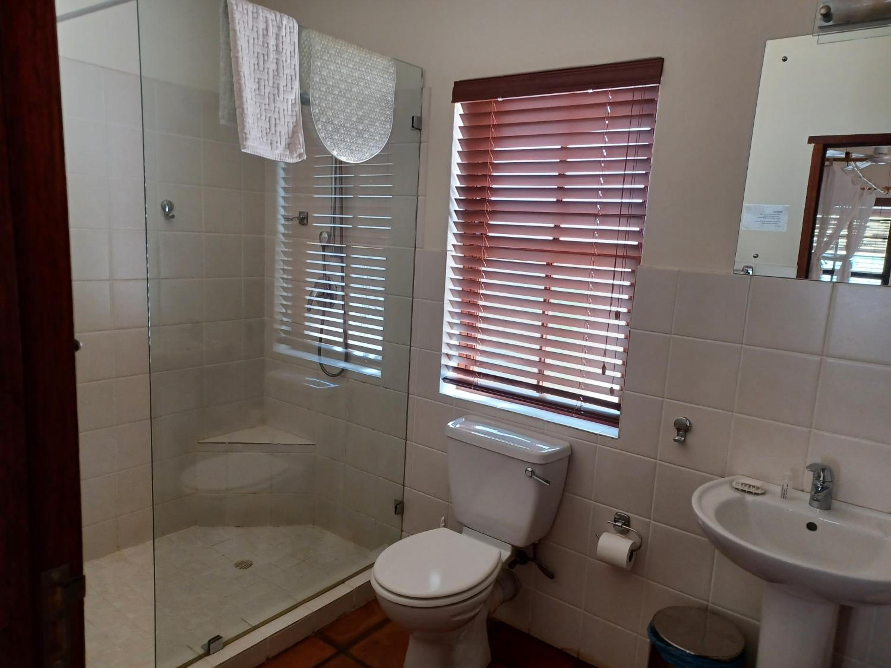Double or Twin Room - Photo 2