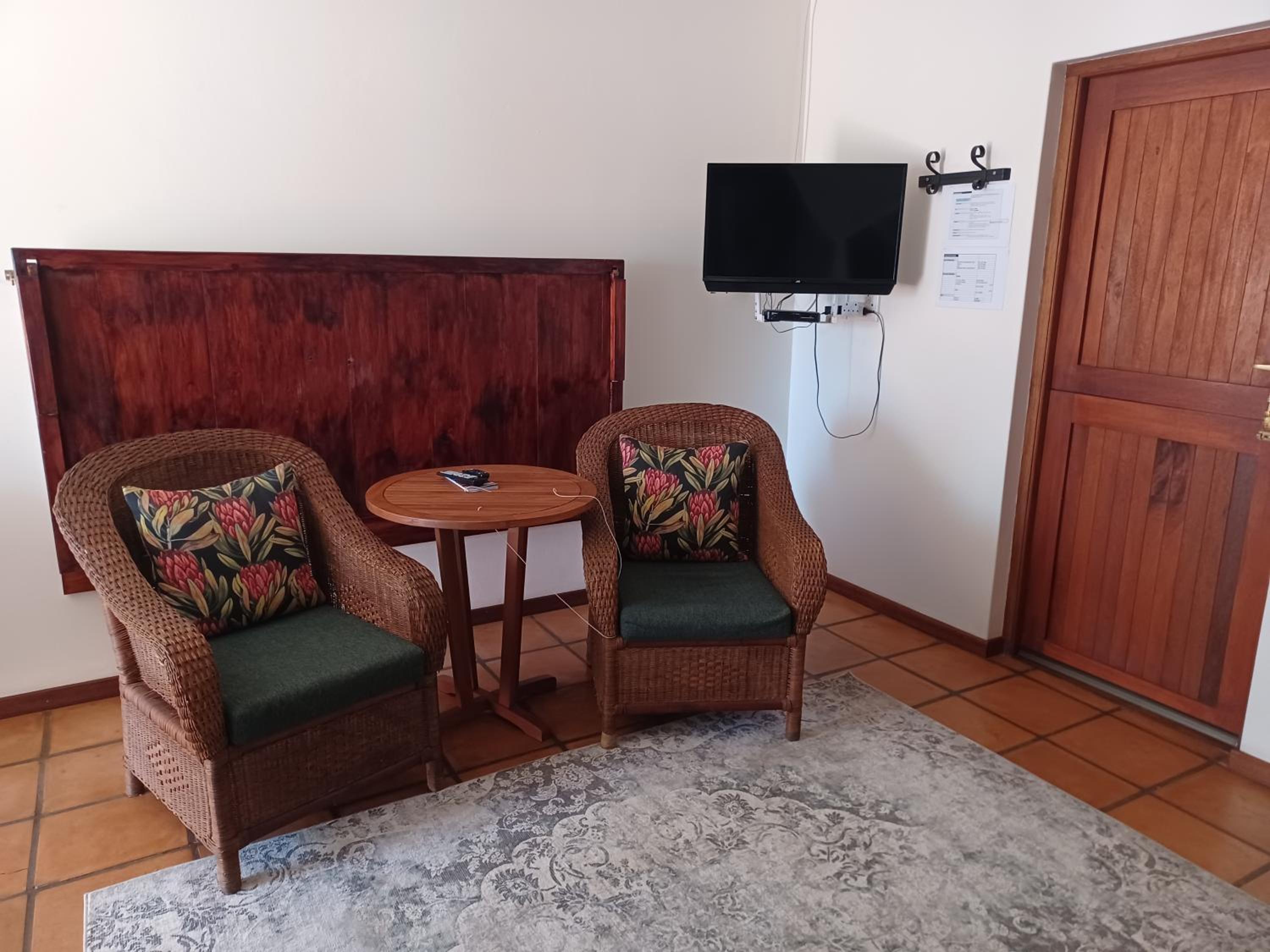 Double or Twin Room - Photo 4