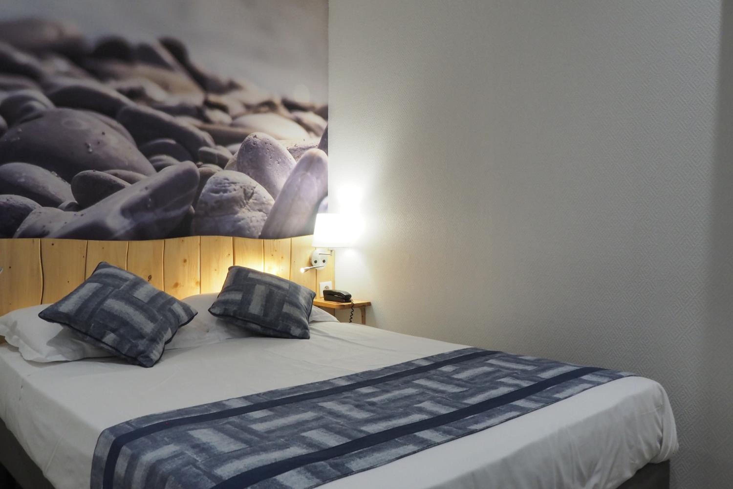 Standard Double Room - Photo 5
