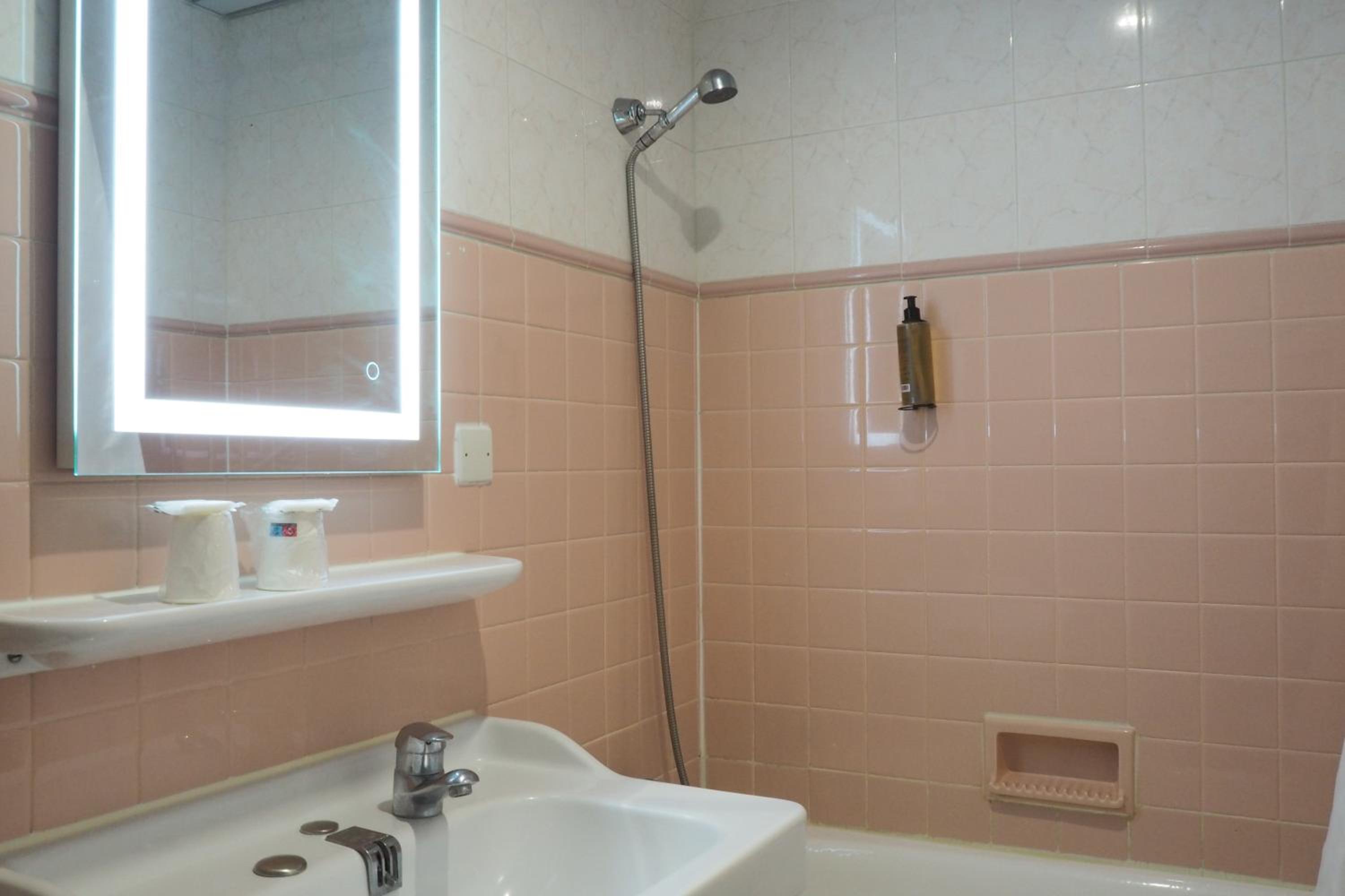 Standard Double Room - Photo 10