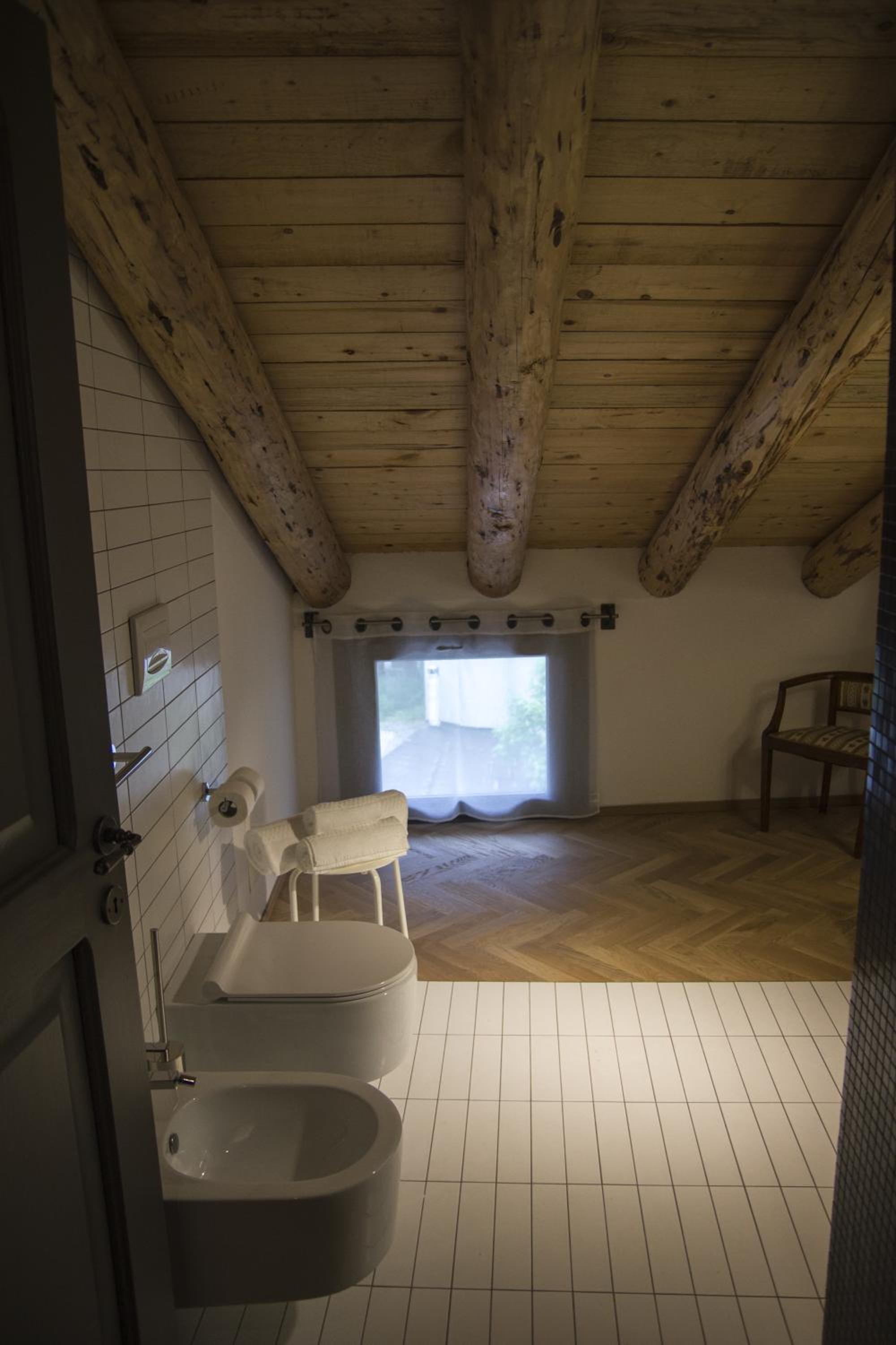 Deluxe Room - Photo 7