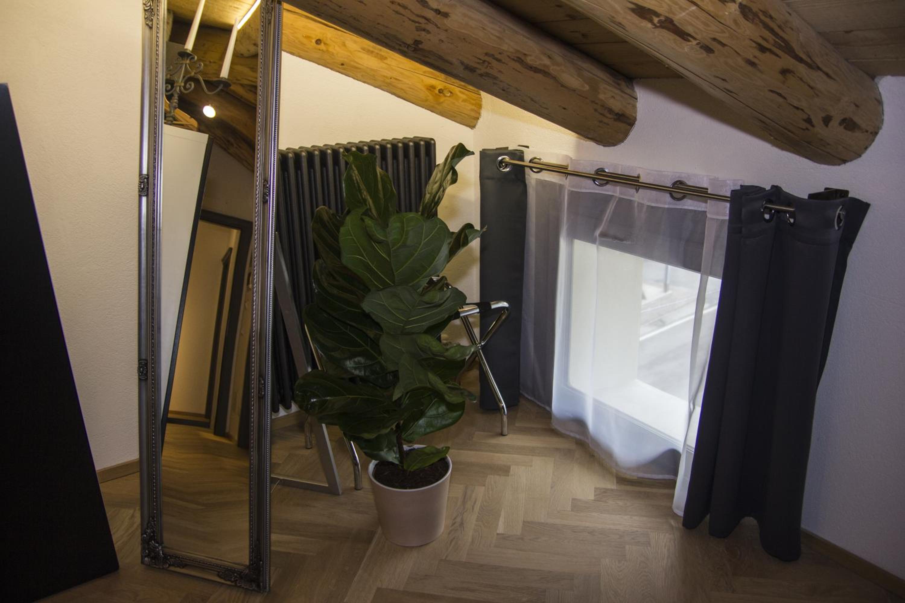 Deluxe Room - Photo 11