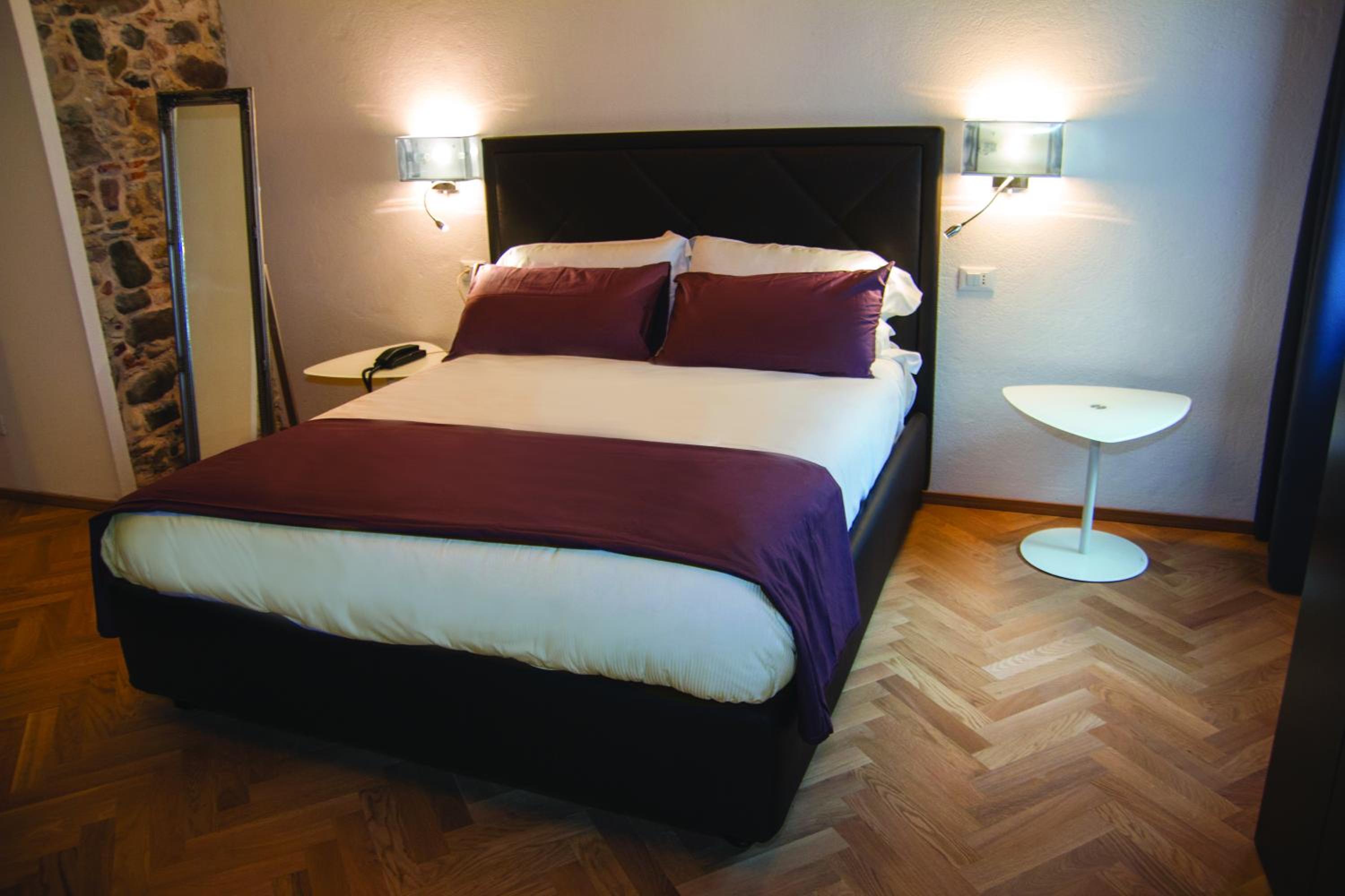 Double Room - Photo 2
