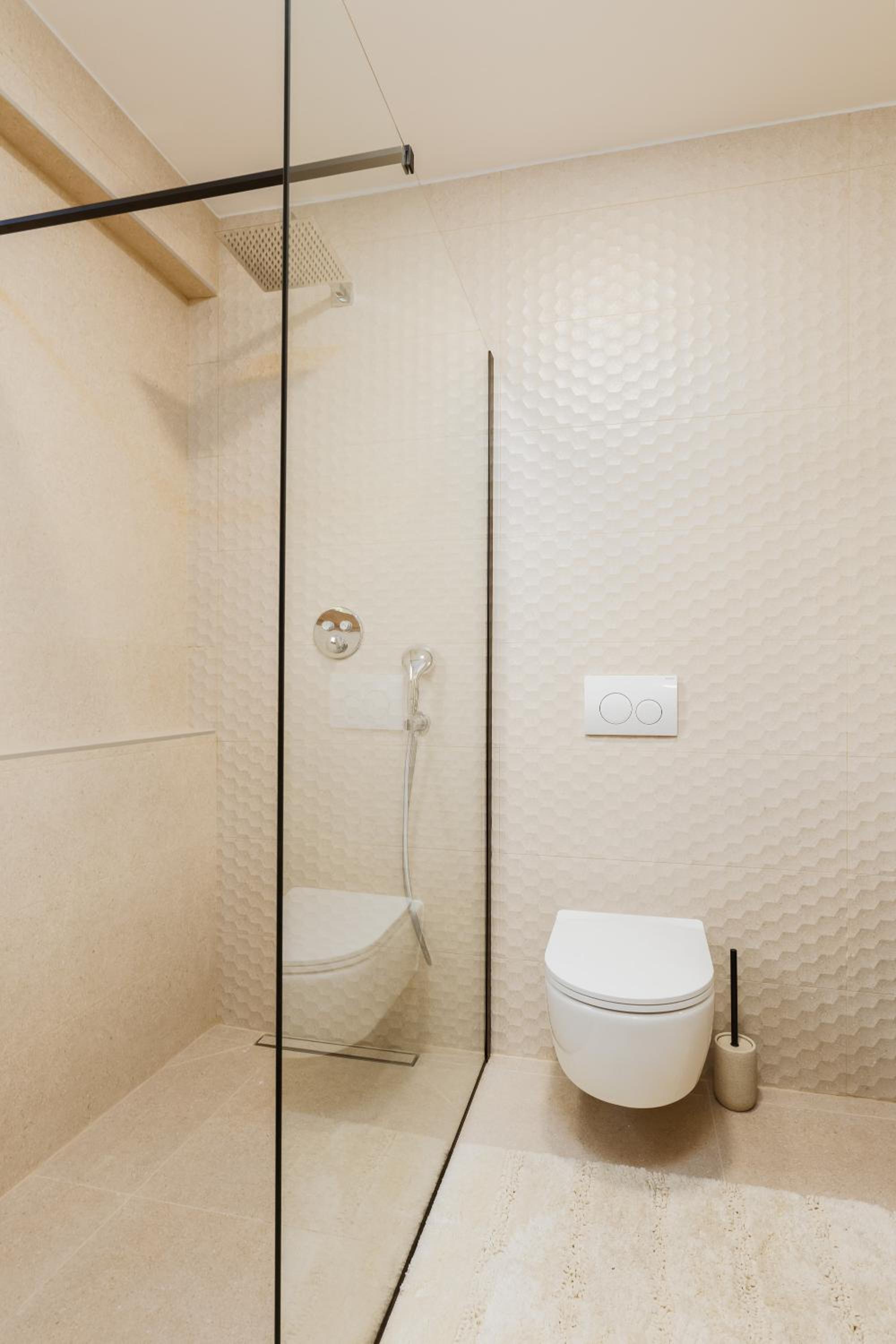 King Room with Spa Bath - Photo 7