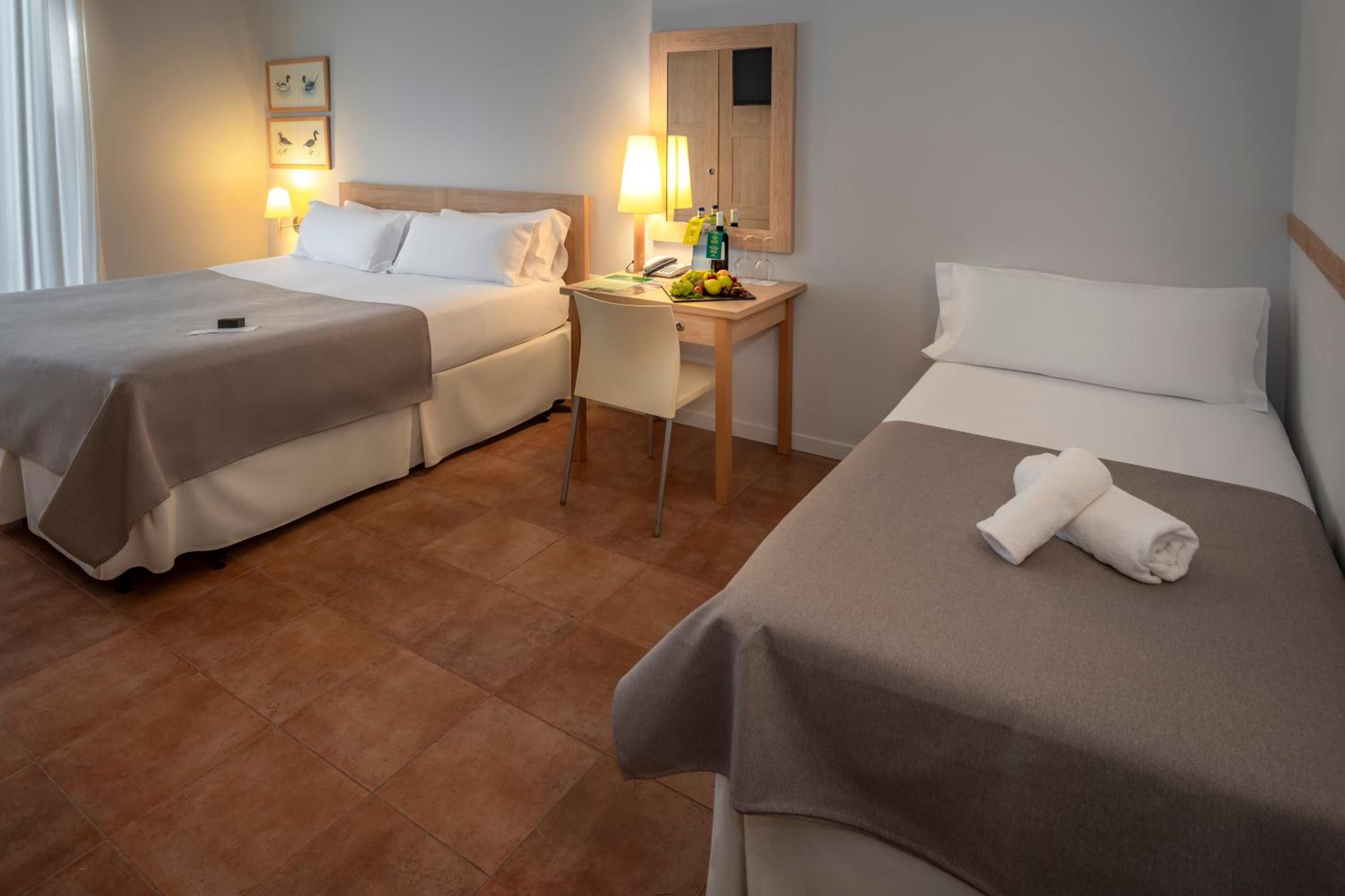 Comfort Triple Room (3 adults) - Photo 4