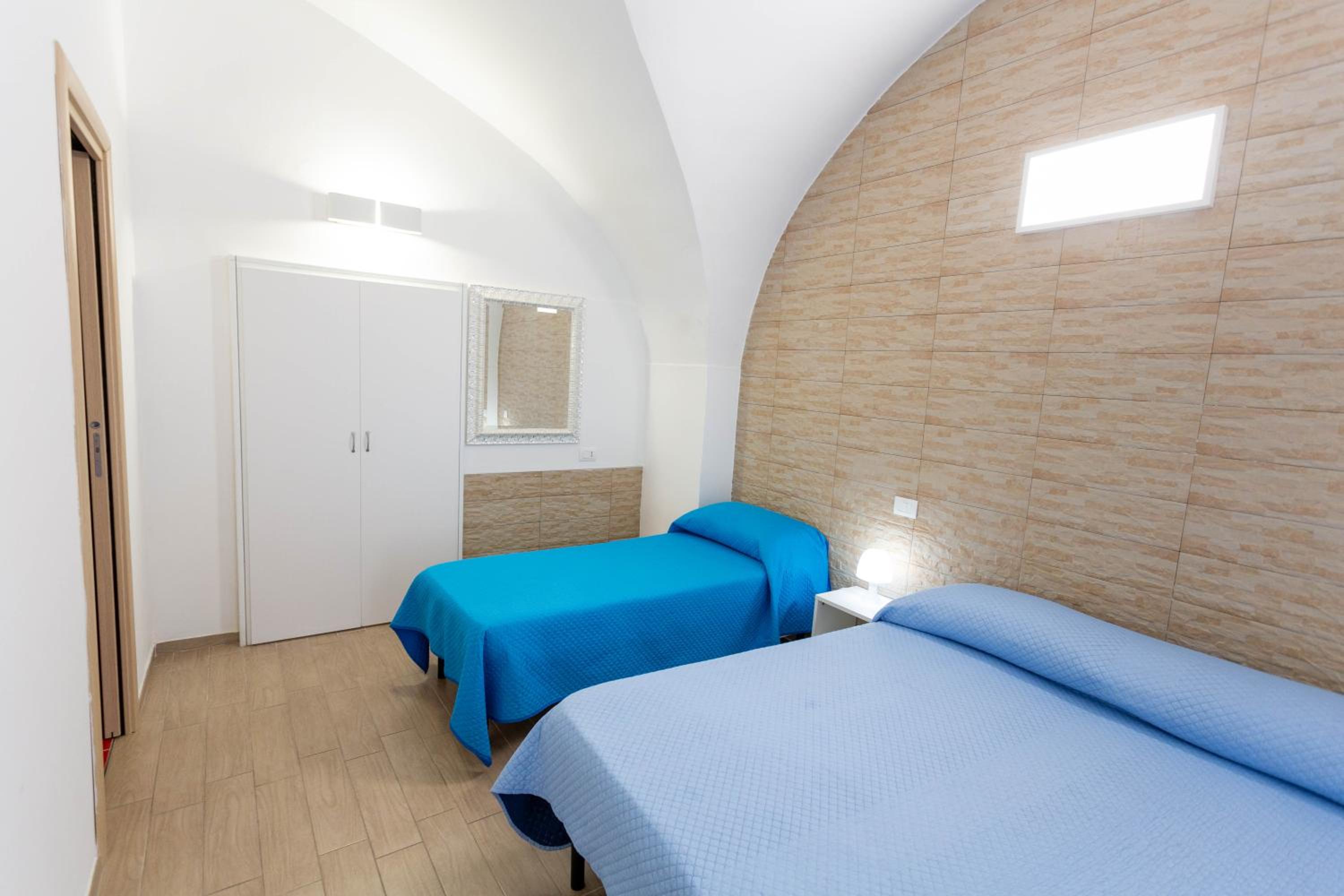 Deluxe Room (2 Adults + 1 Child) photo 1