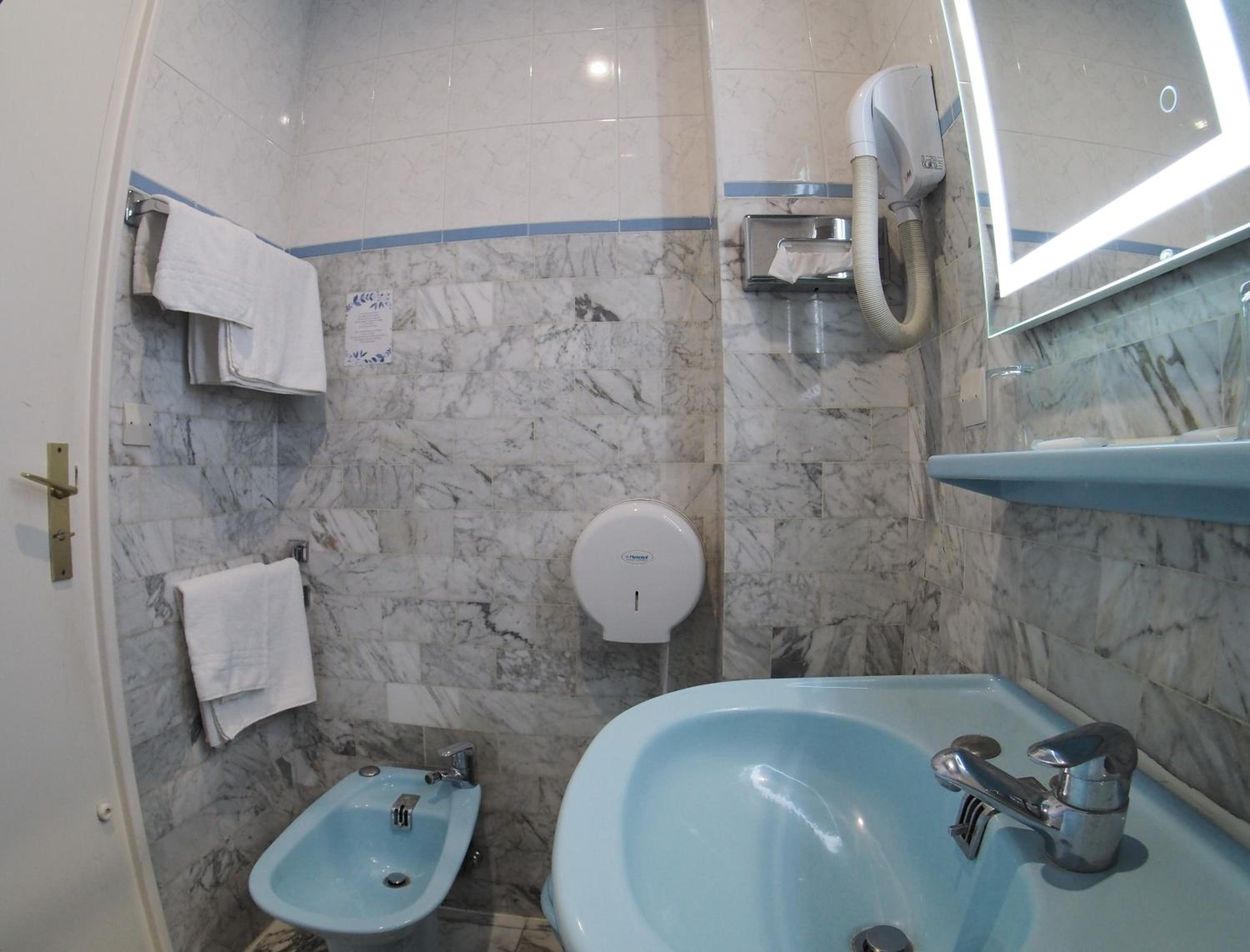 Comfort Twin Room - Photo 2