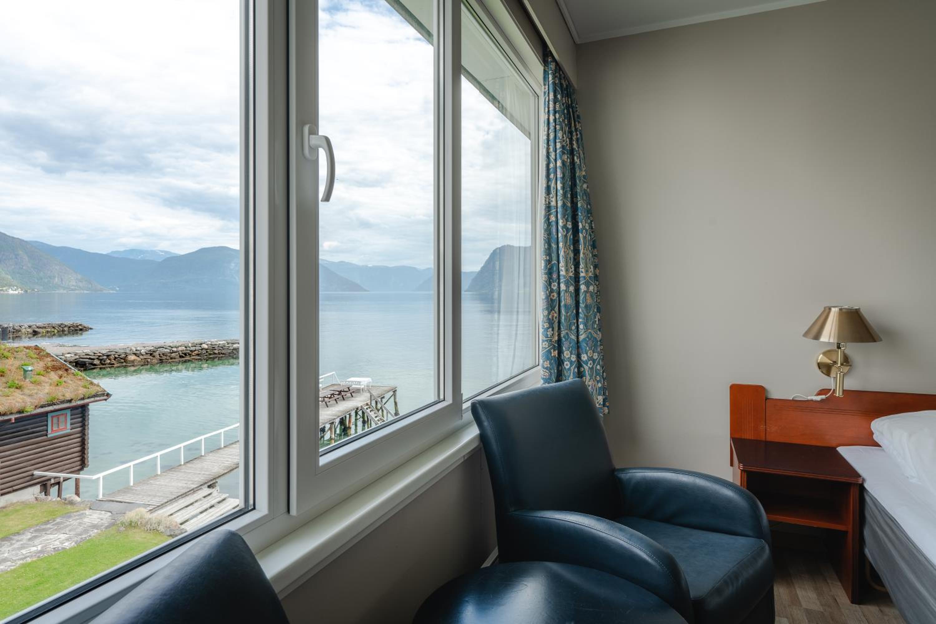 Double Room with Sea View - Photo 3