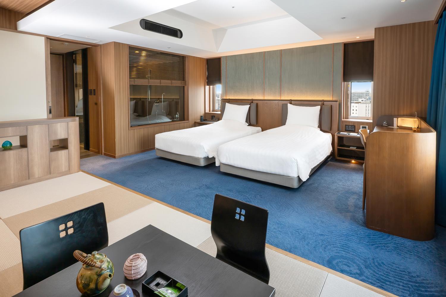 Corner Suite (For 2 person with executive lounge)