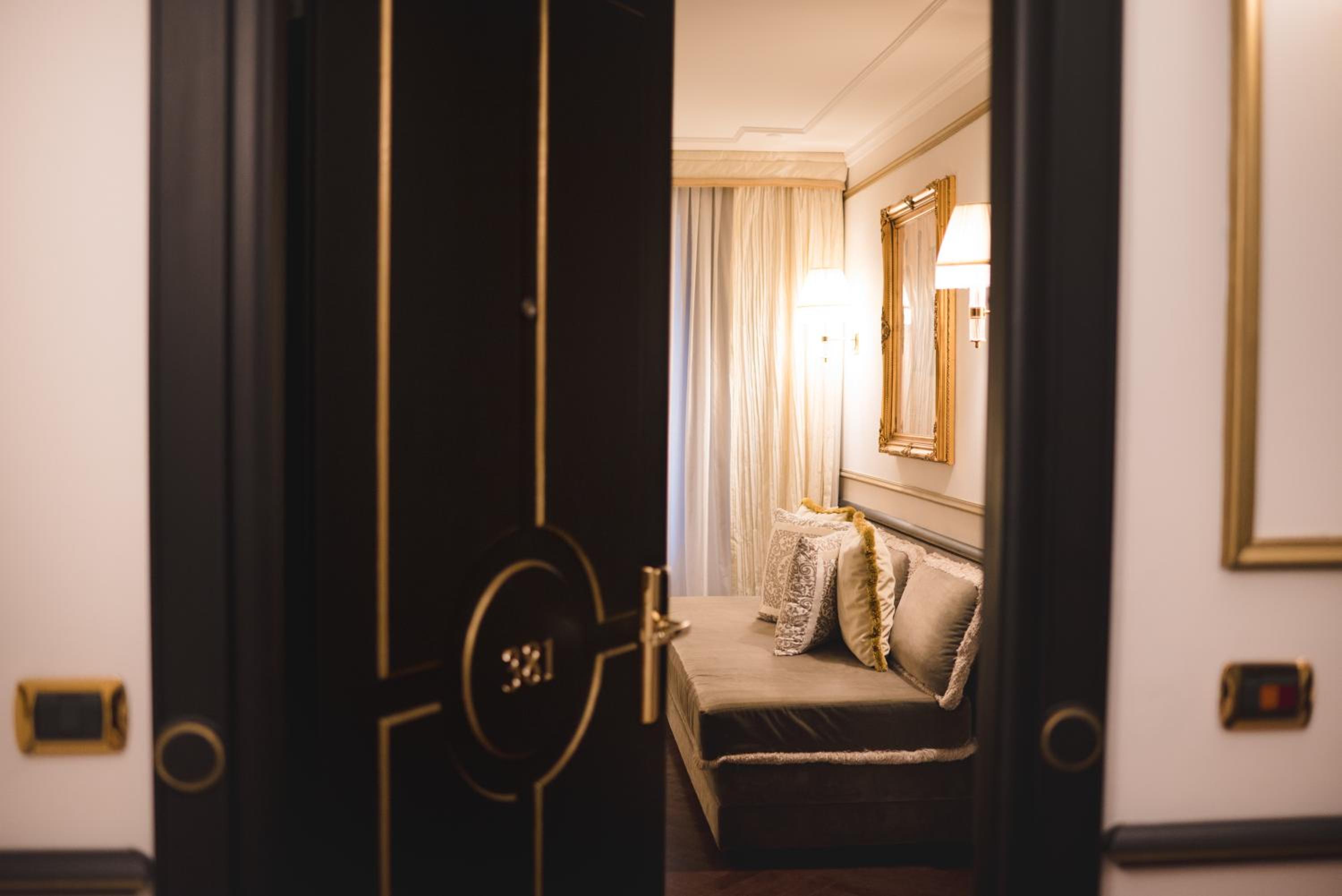 Grand Suite - Photo 10