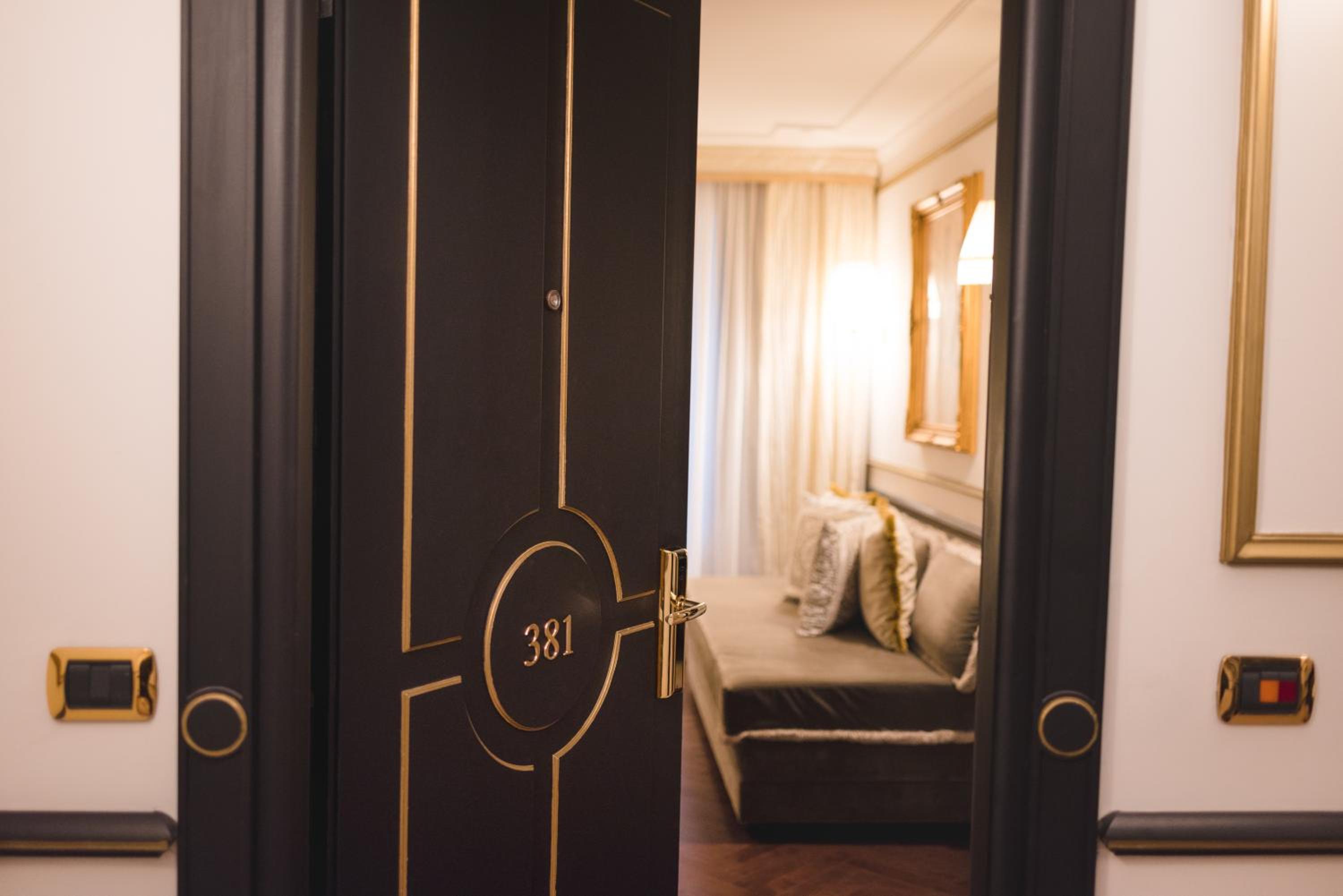 Grand Suite - Photo 11