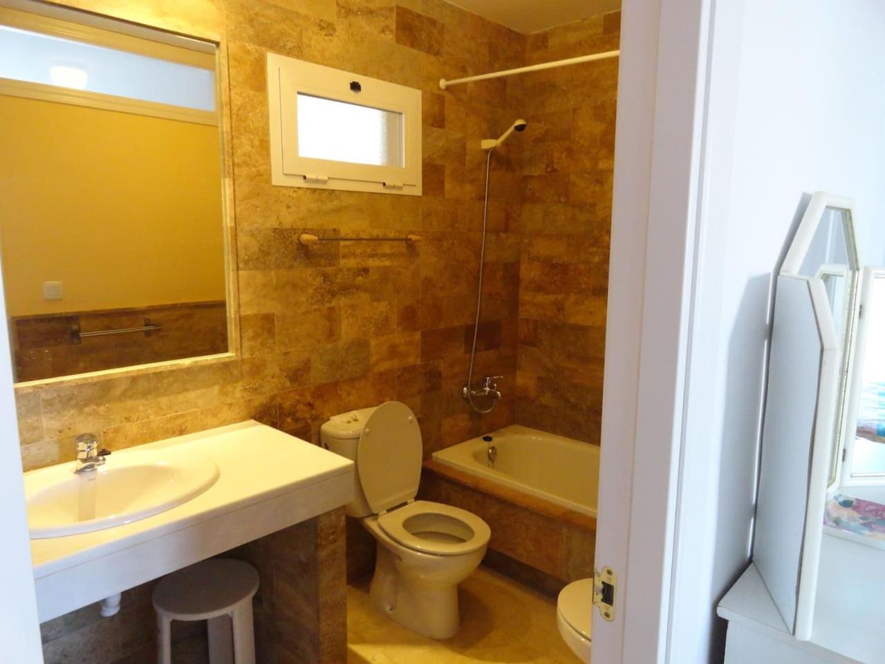 Three-Bedroom Apartment photo 2