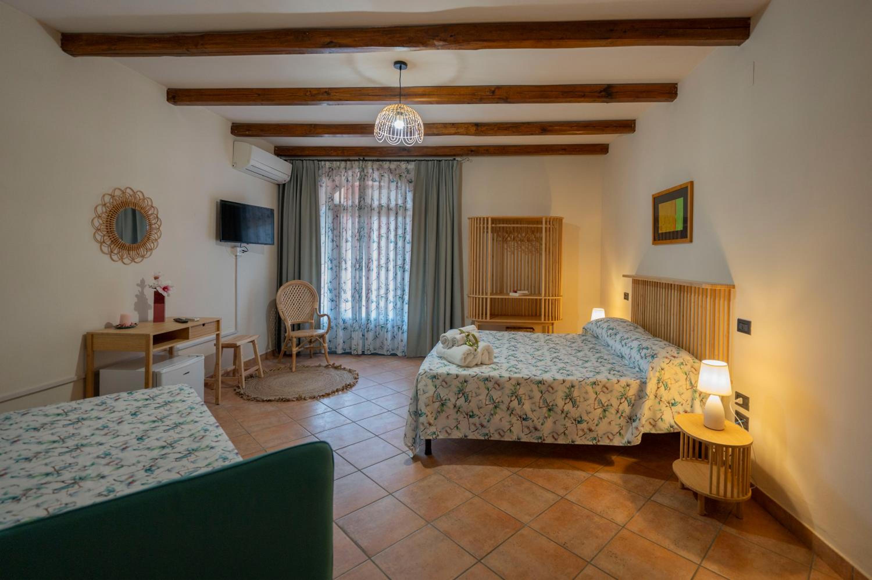 Deluxe Double or Twin Room with Mountain View photo 2