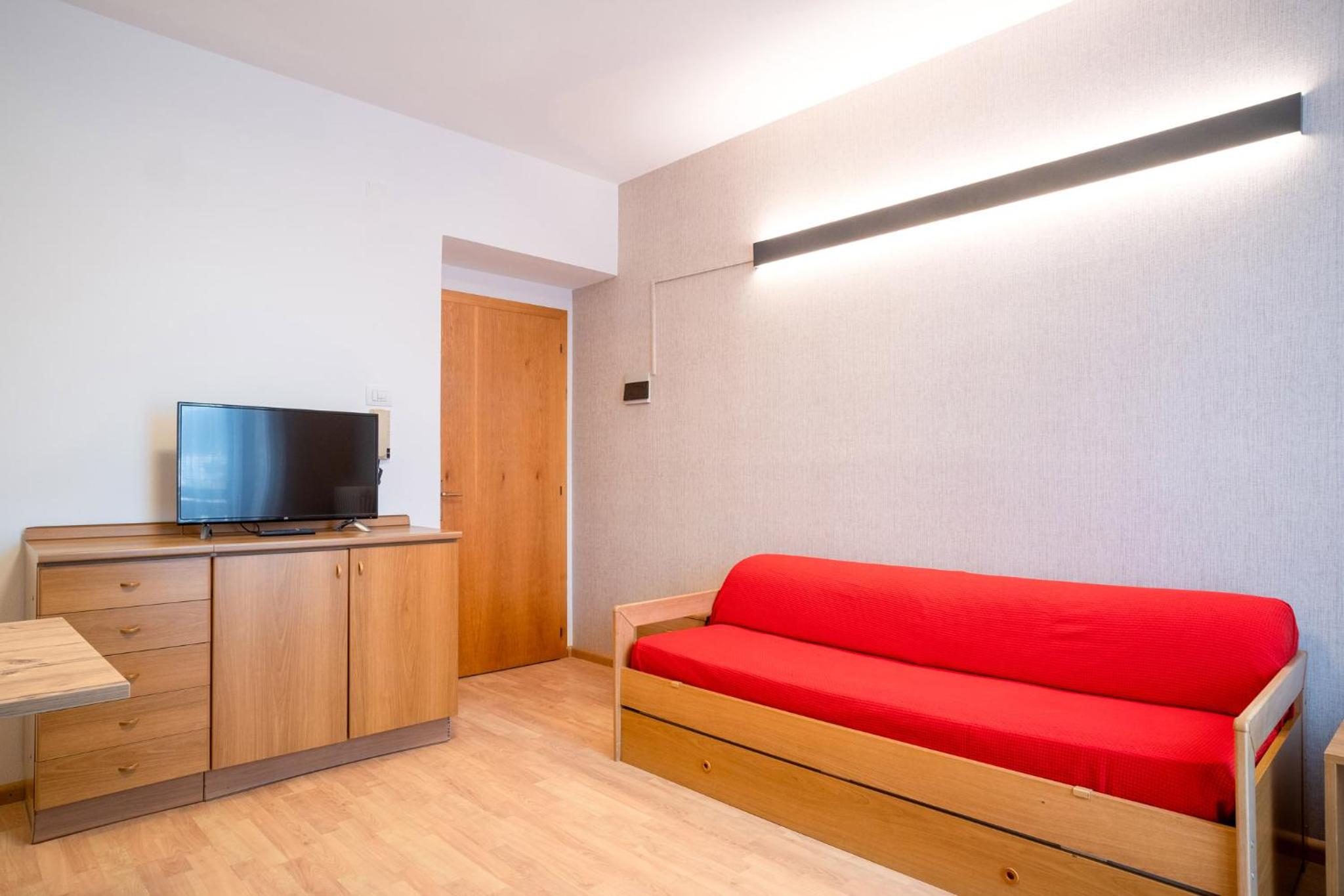 One-Bedroom Apartment photo 1