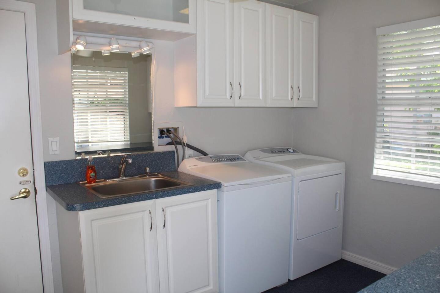 Two-Bedroom House photo 3