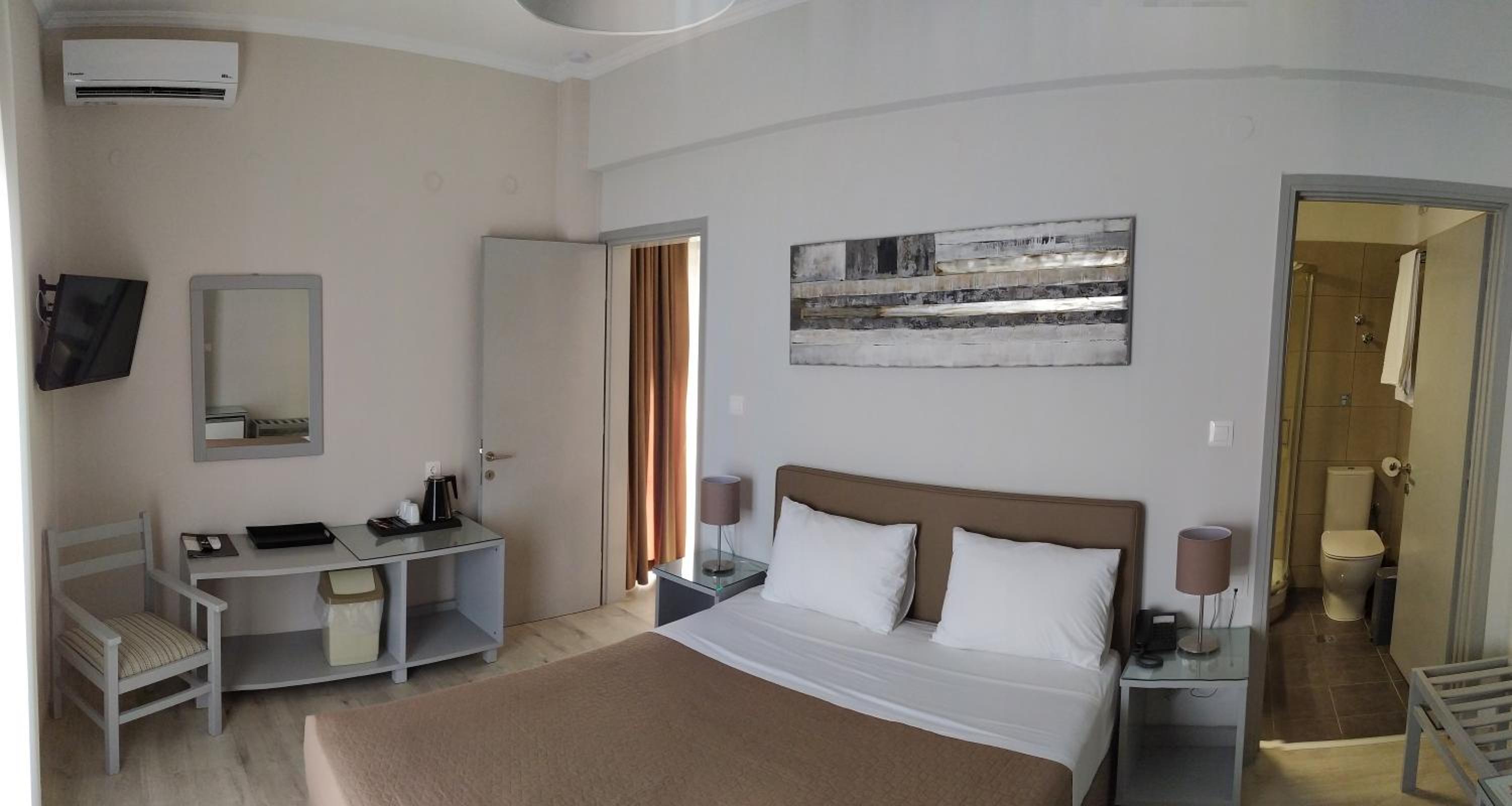 Junior Suite with Side Seaview and Square View photo 1