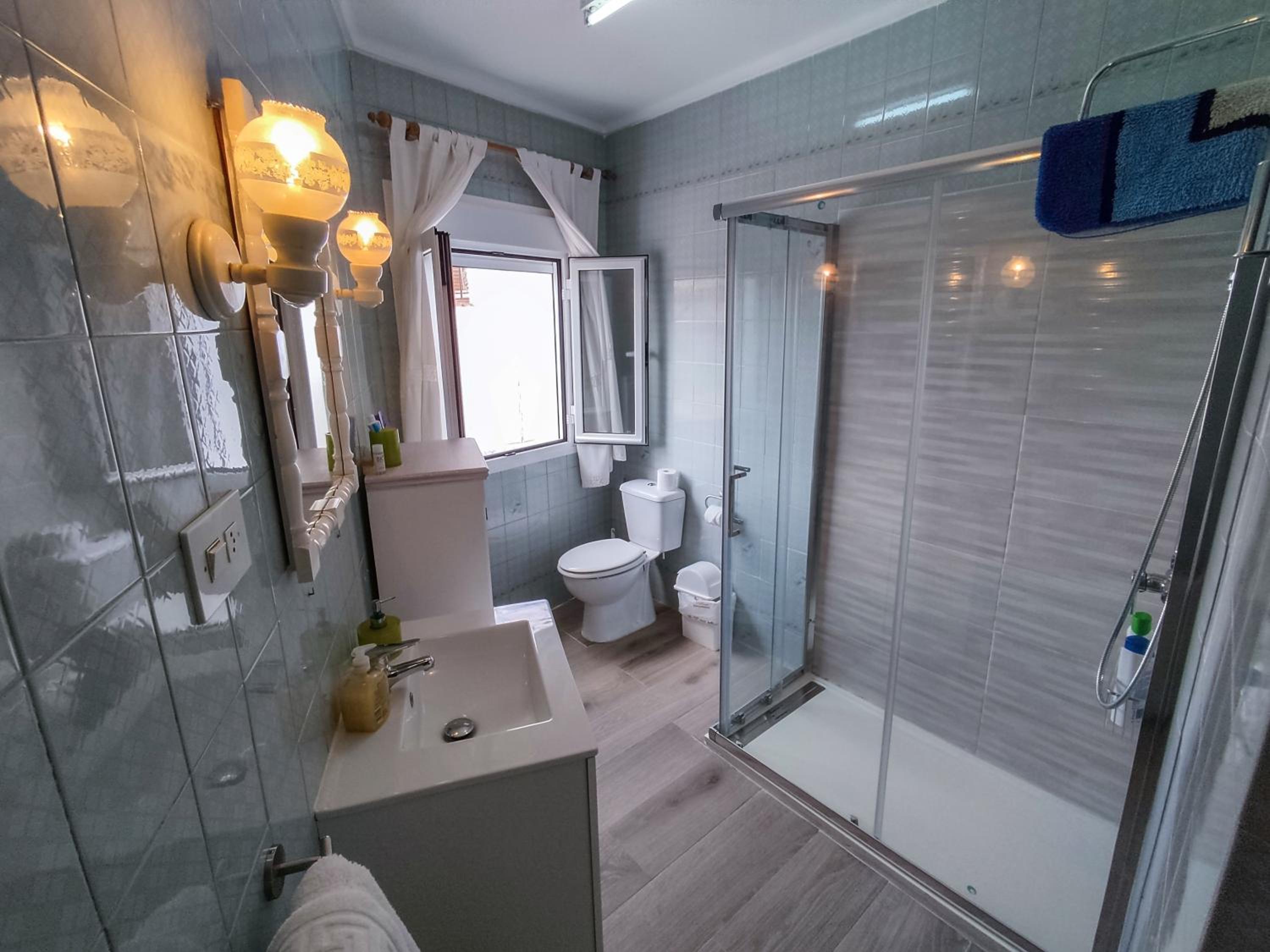 Four-Bedroom House - Photo 14