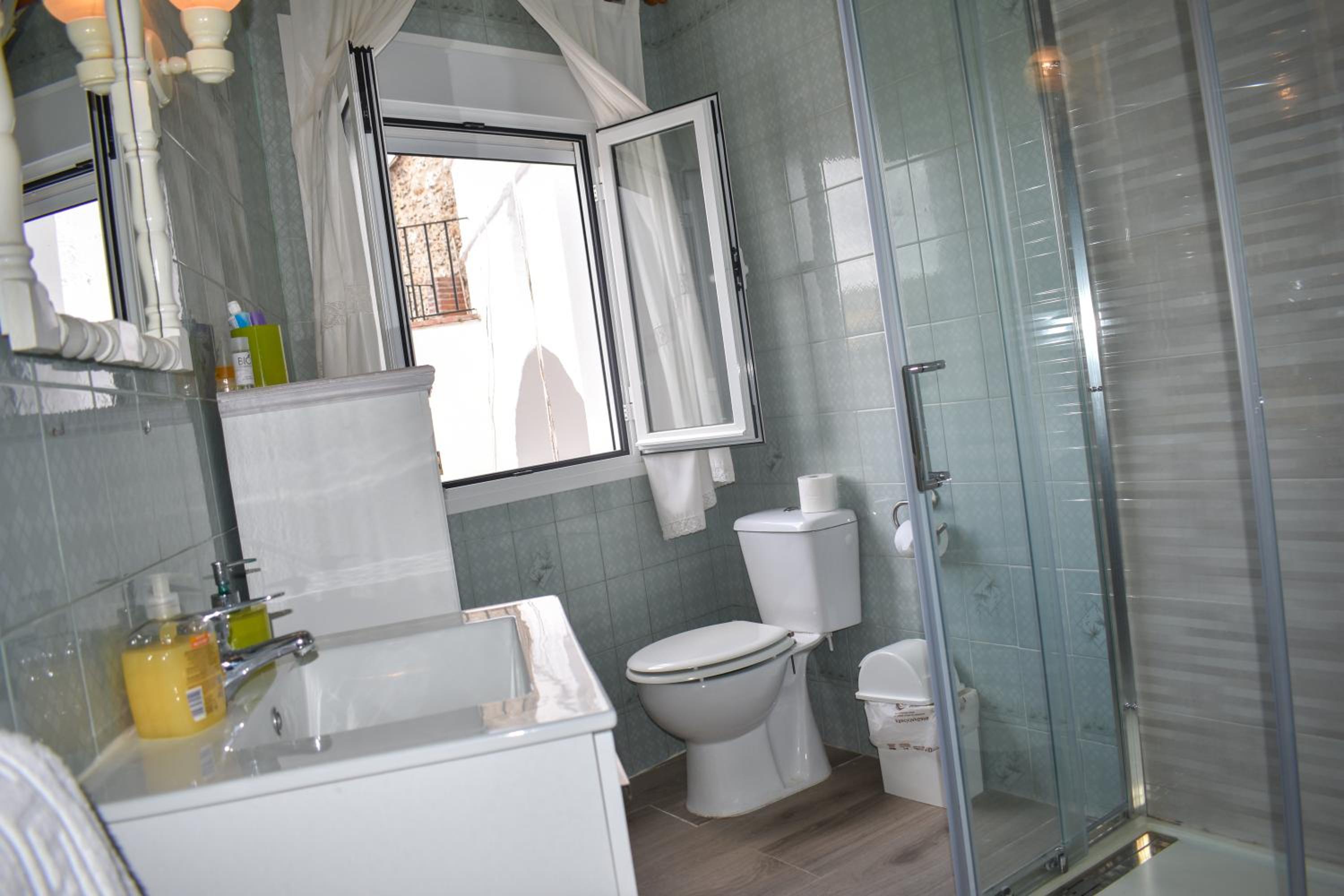 Four-Bedroom House - Photo 11