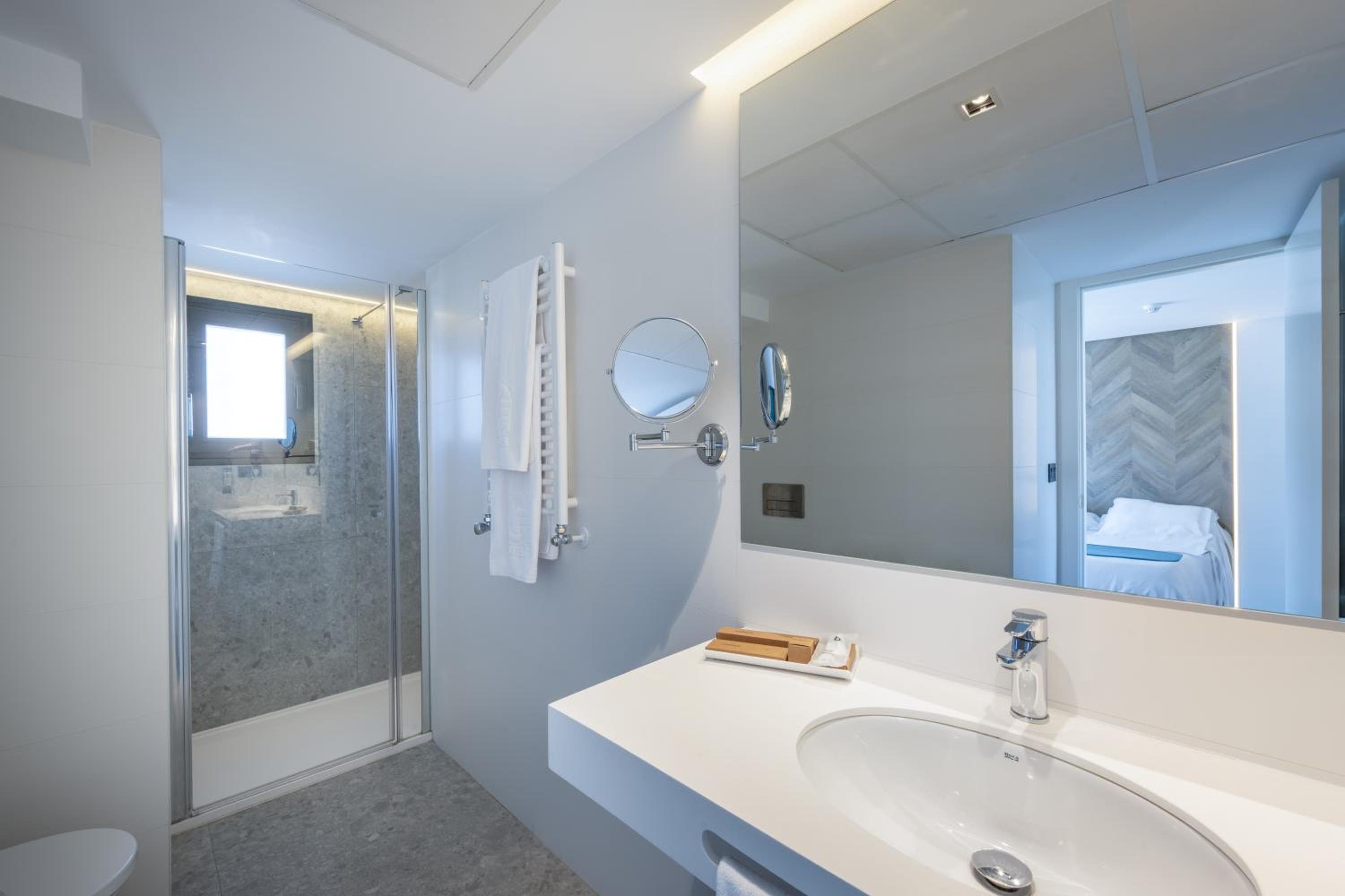Classic Double Room with City View photo 2