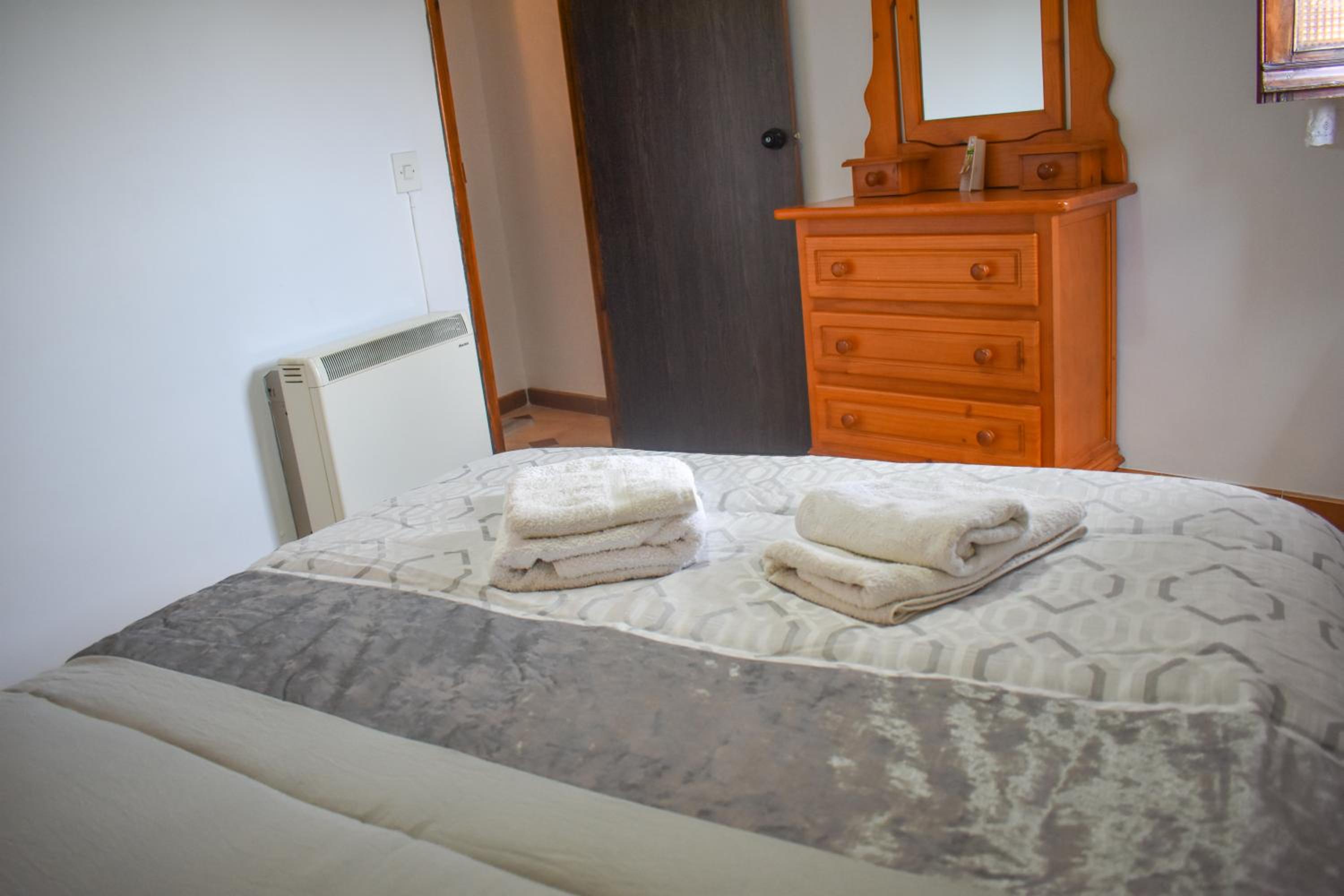 Four-Bedroom House - Photo 21